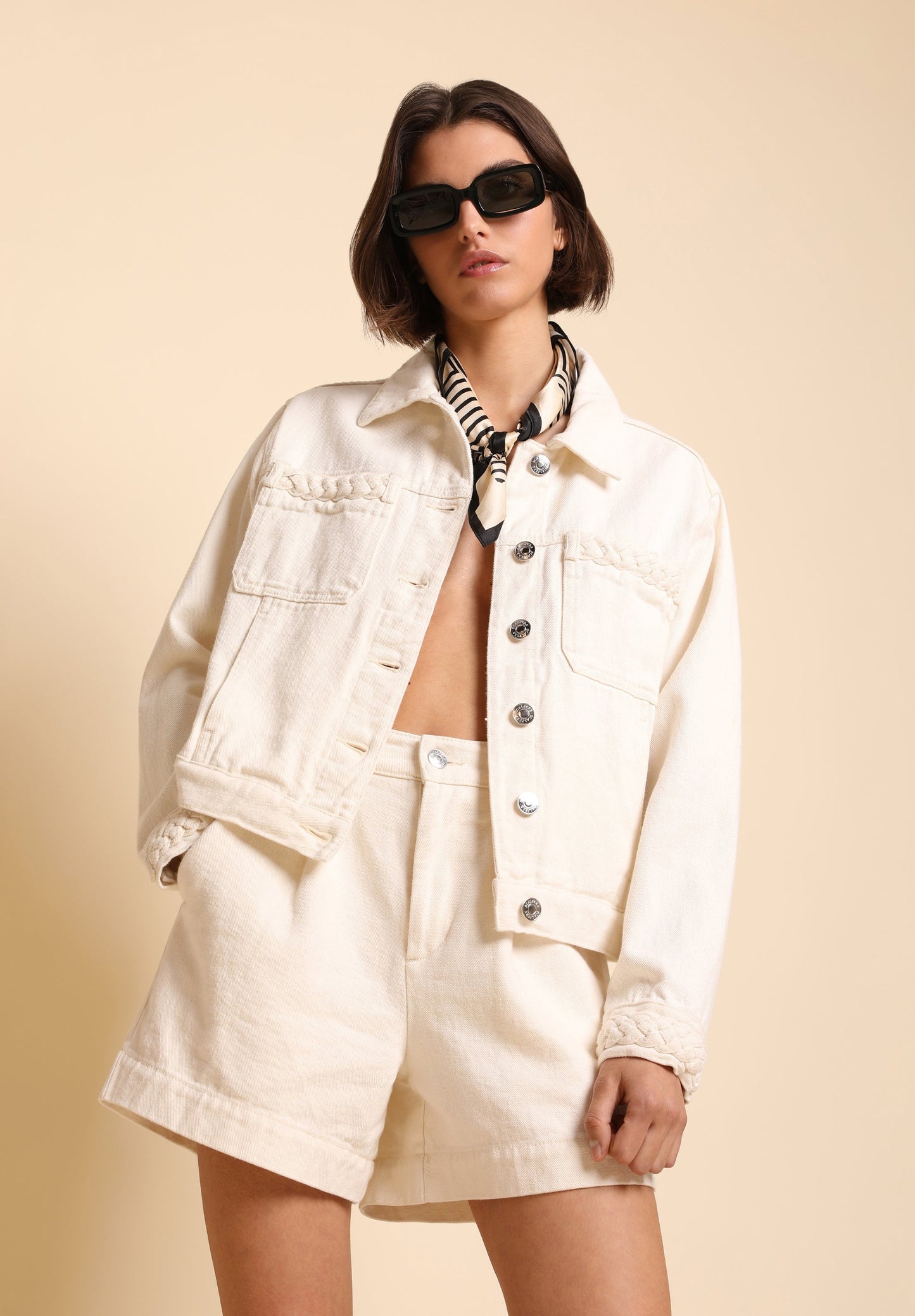 CHAQUETA DENIM DETALLE TRENZADO