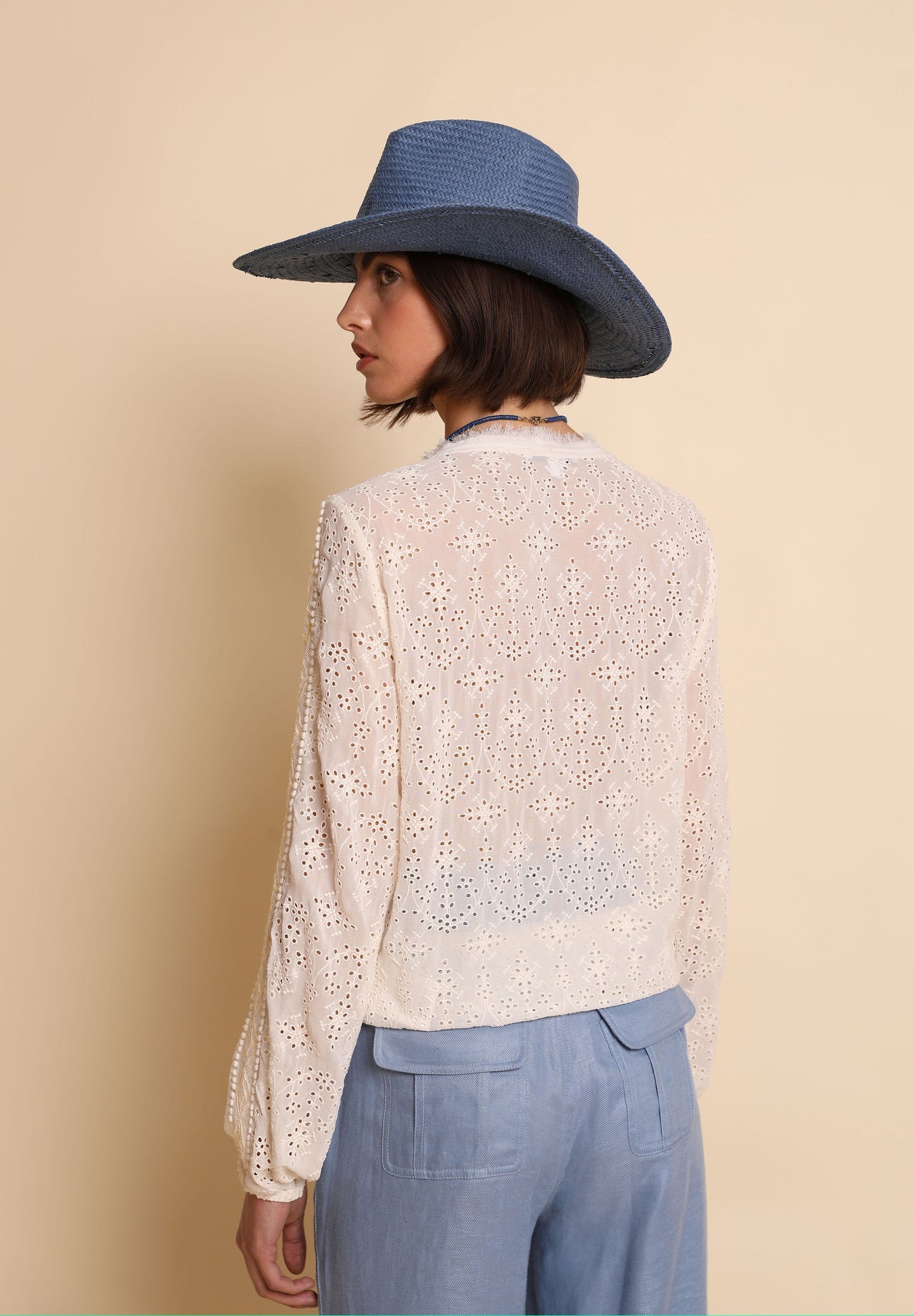 BLUSA BORDADO SUIZO