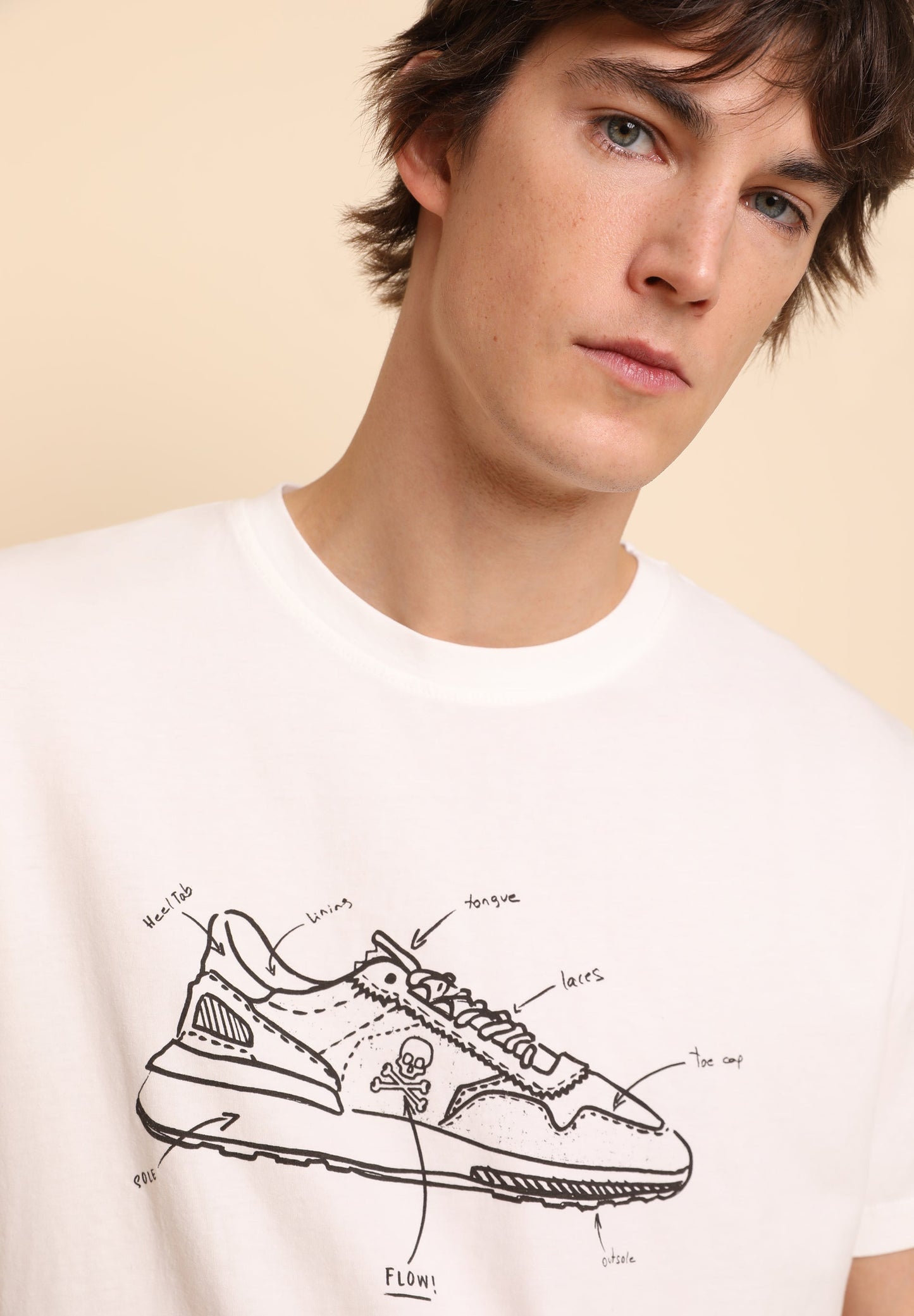 CAMISETA DIBUJO SNEAKERS