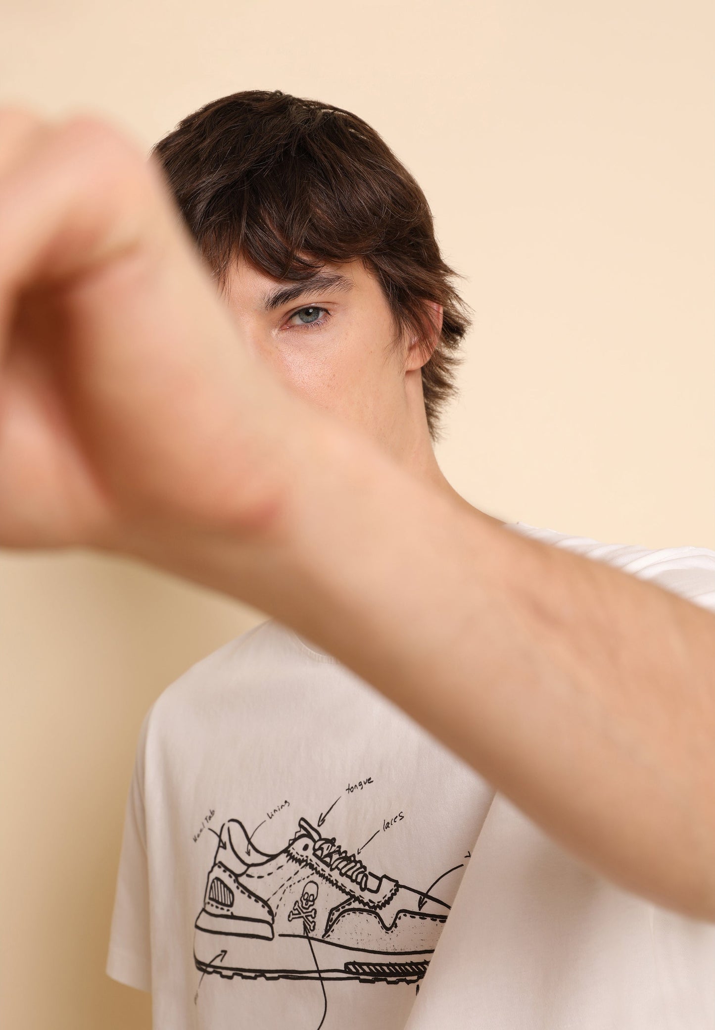 CAMISETA DIBUJO SNEAKERS