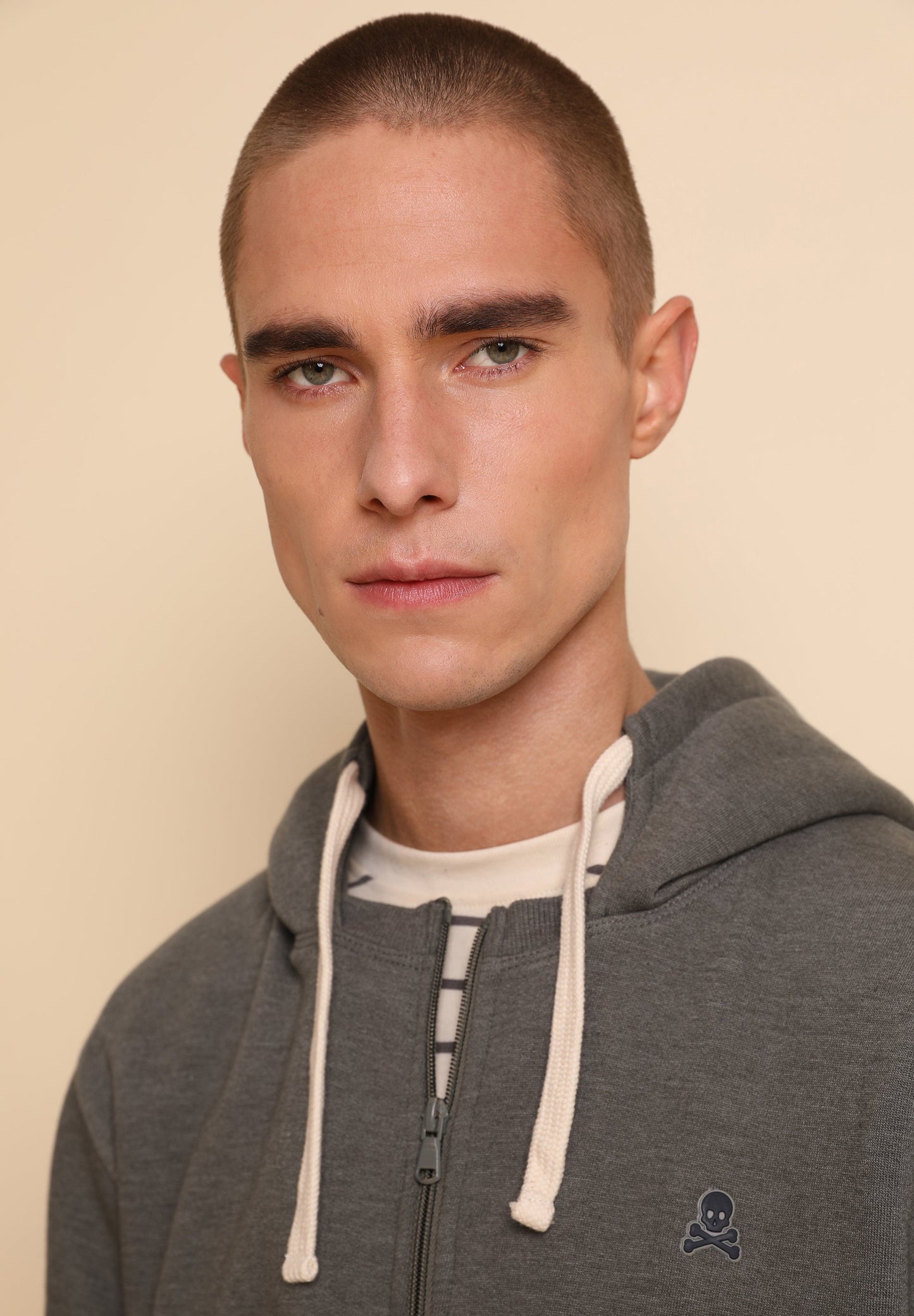 SUDADERA CAPUCHA CALAVERA