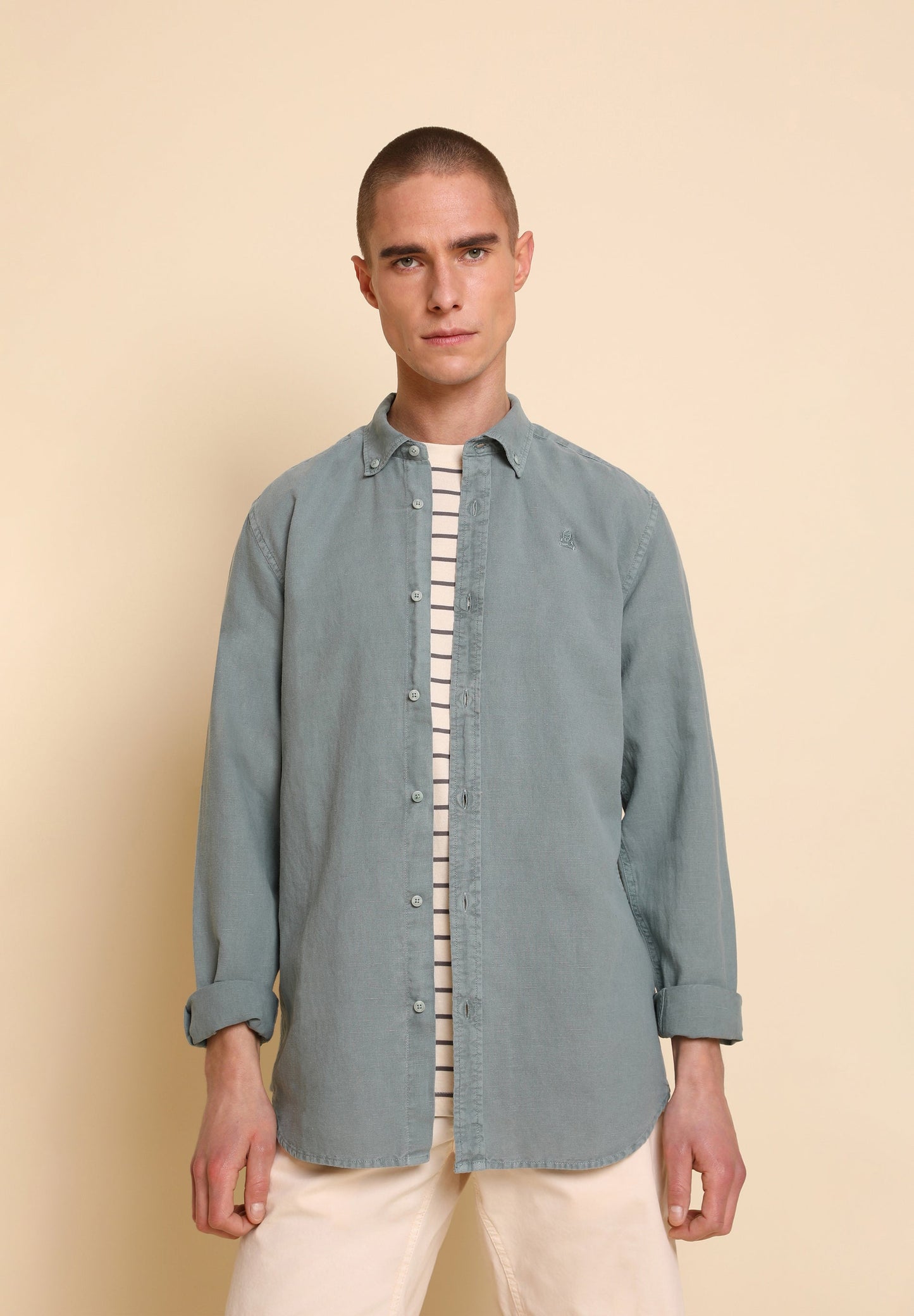 CAMISA LINO CUELLO BOTONES