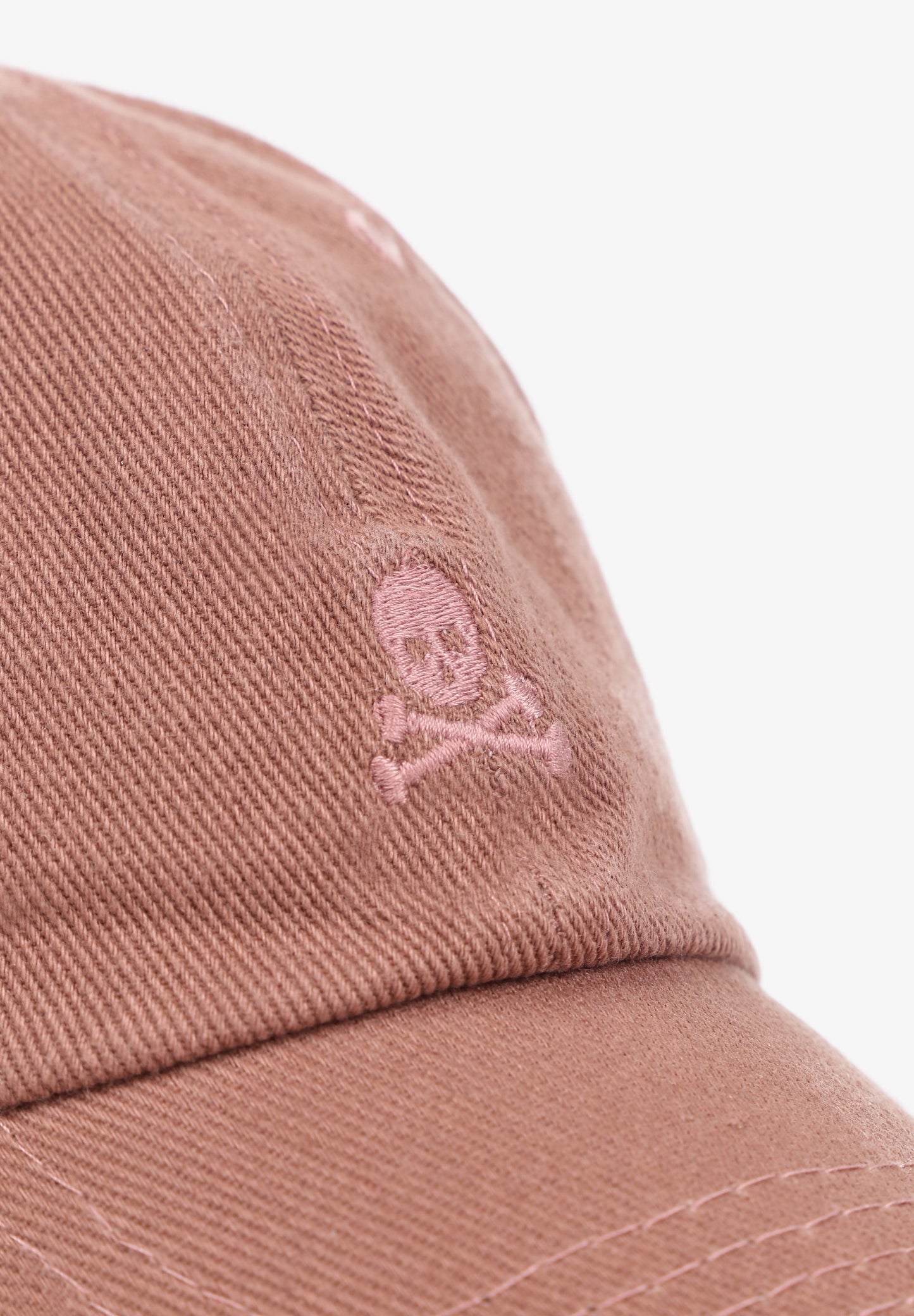 GORRA CALAVERA BORDADA