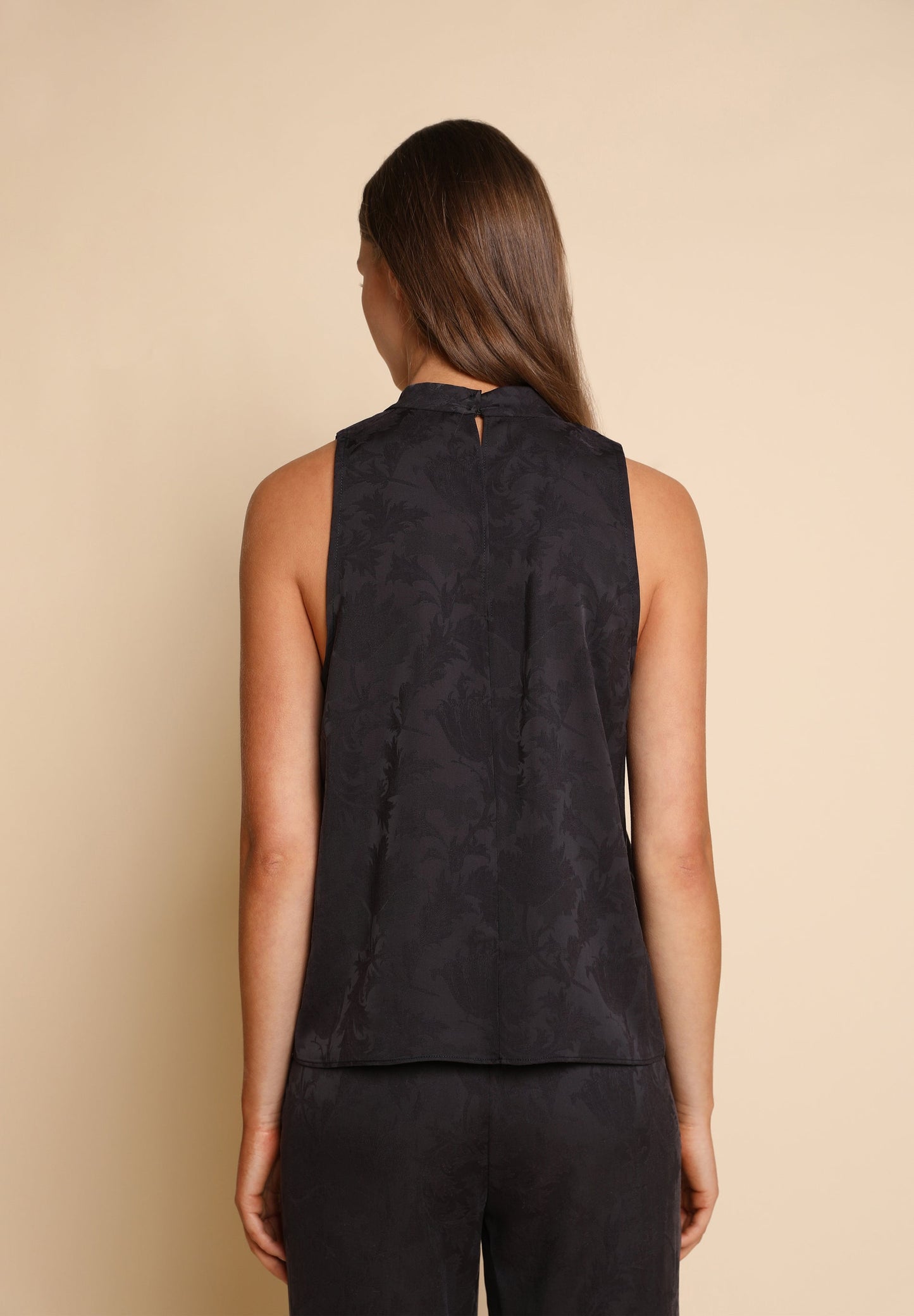 TOP ESCOTE NUDO