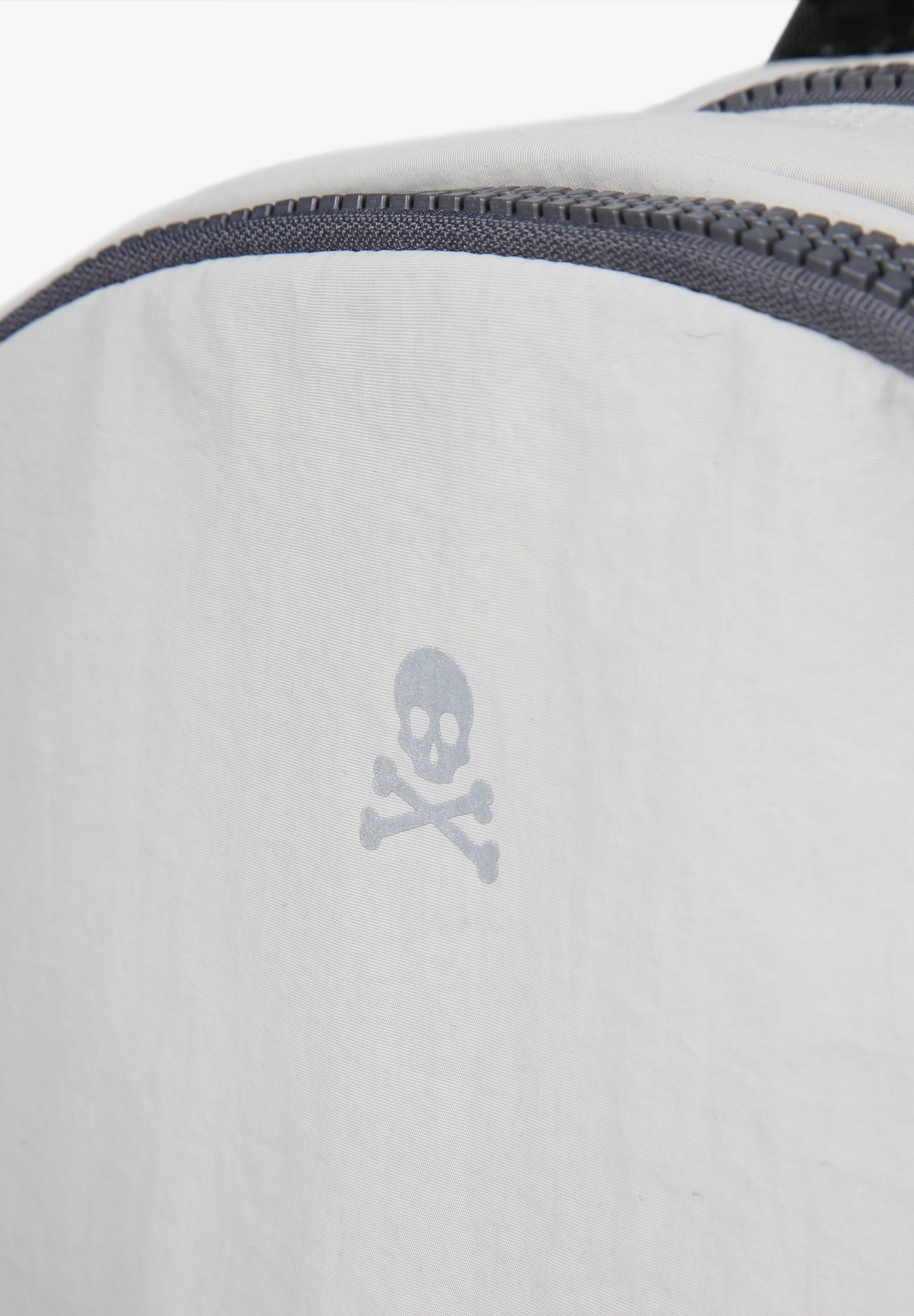 MOCHILA CALAVERA FRONTAL