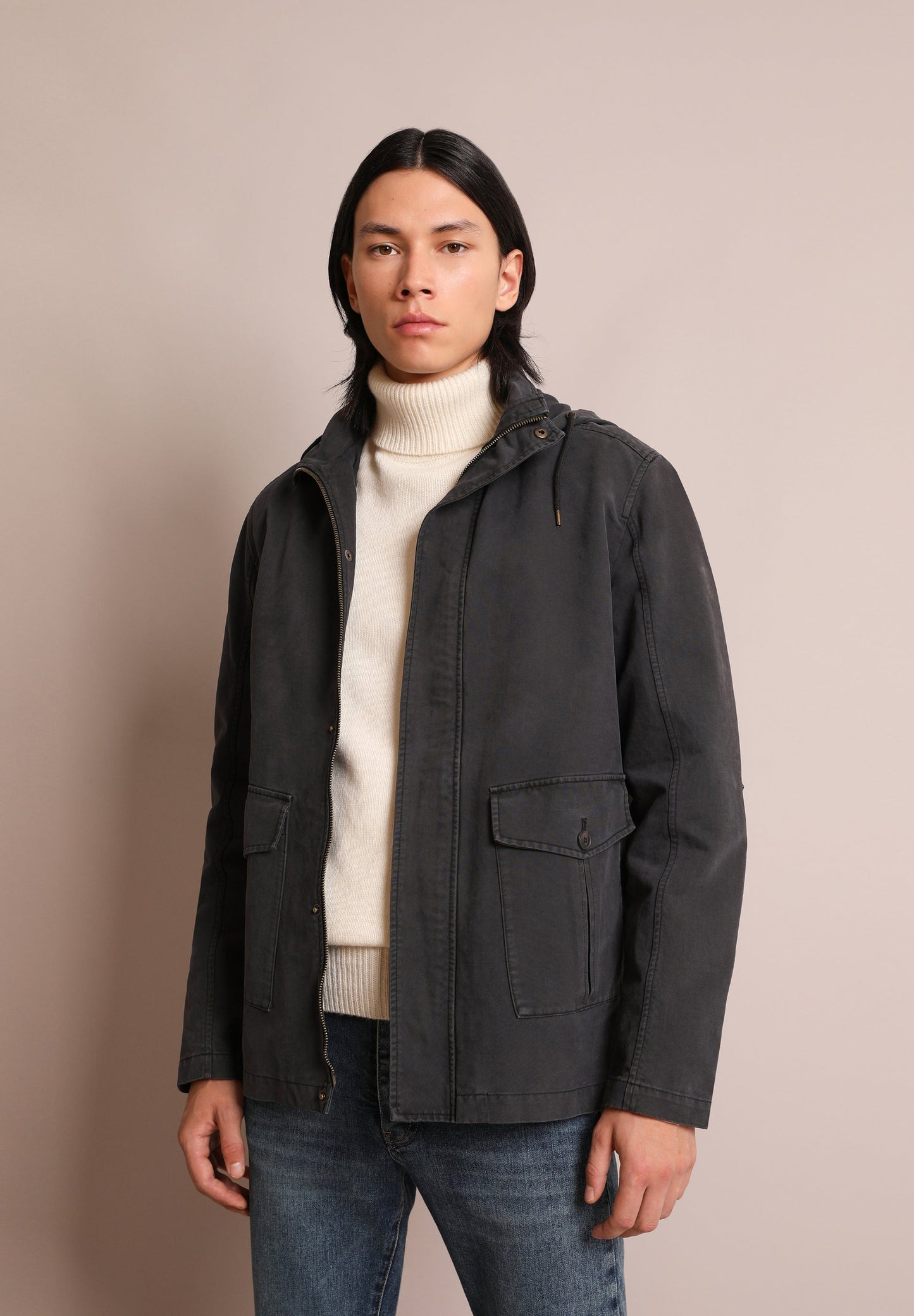 CHAQUETA LIGERA CAPUCHA