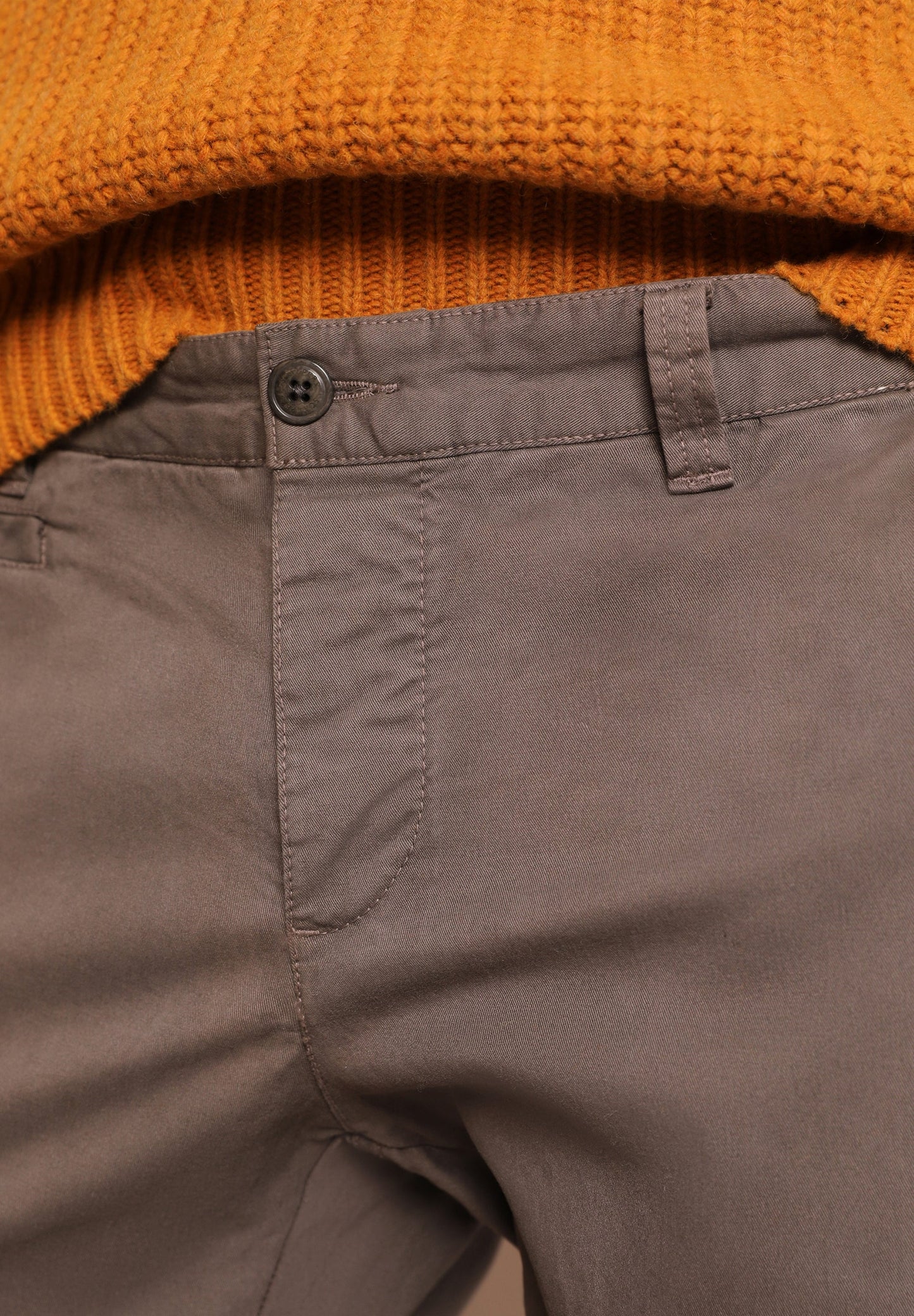 PANTALÓN CHINO CASUAL