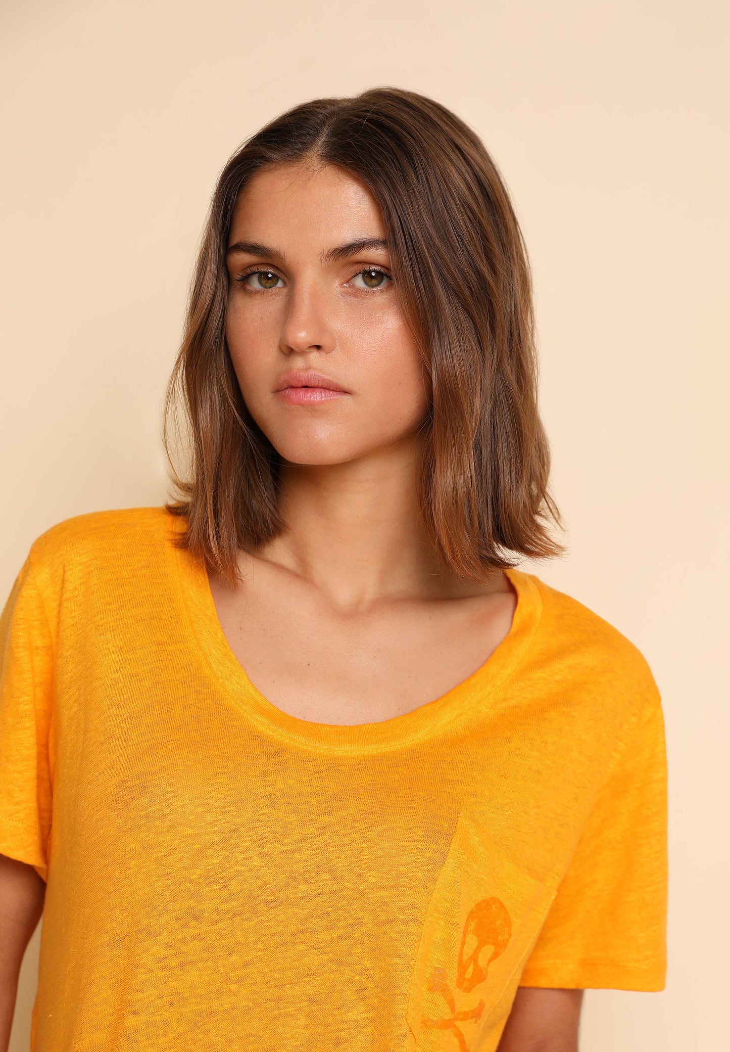 CAMISETA LINO CALAVERA BOLSILLO
