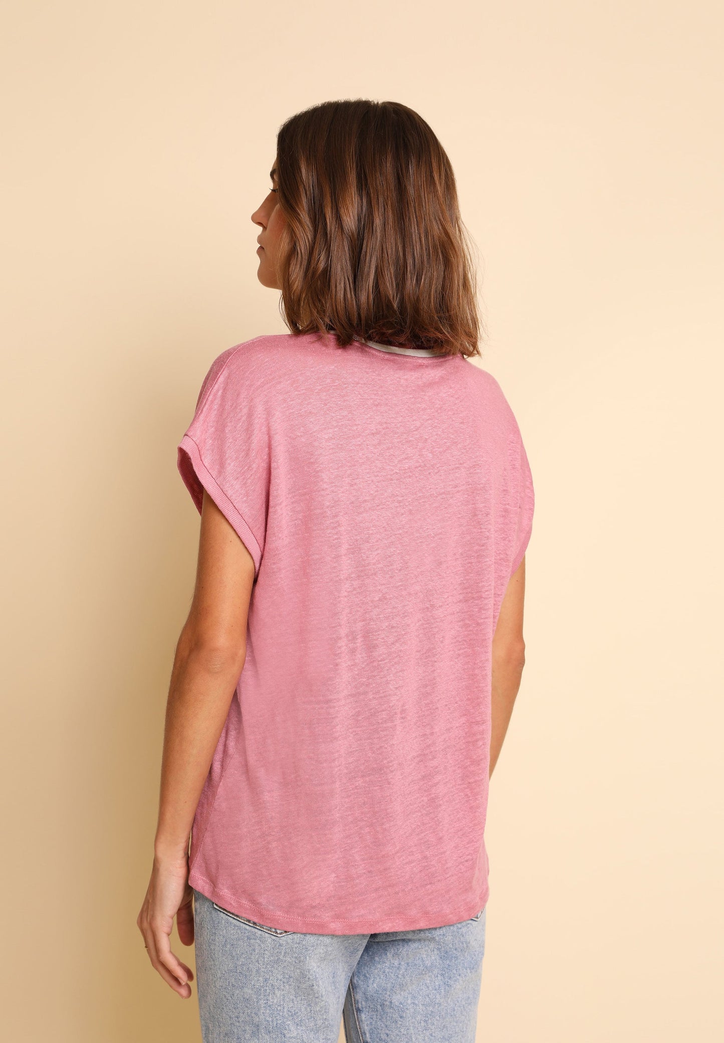 CAMISETA DETALLE ESCOTE