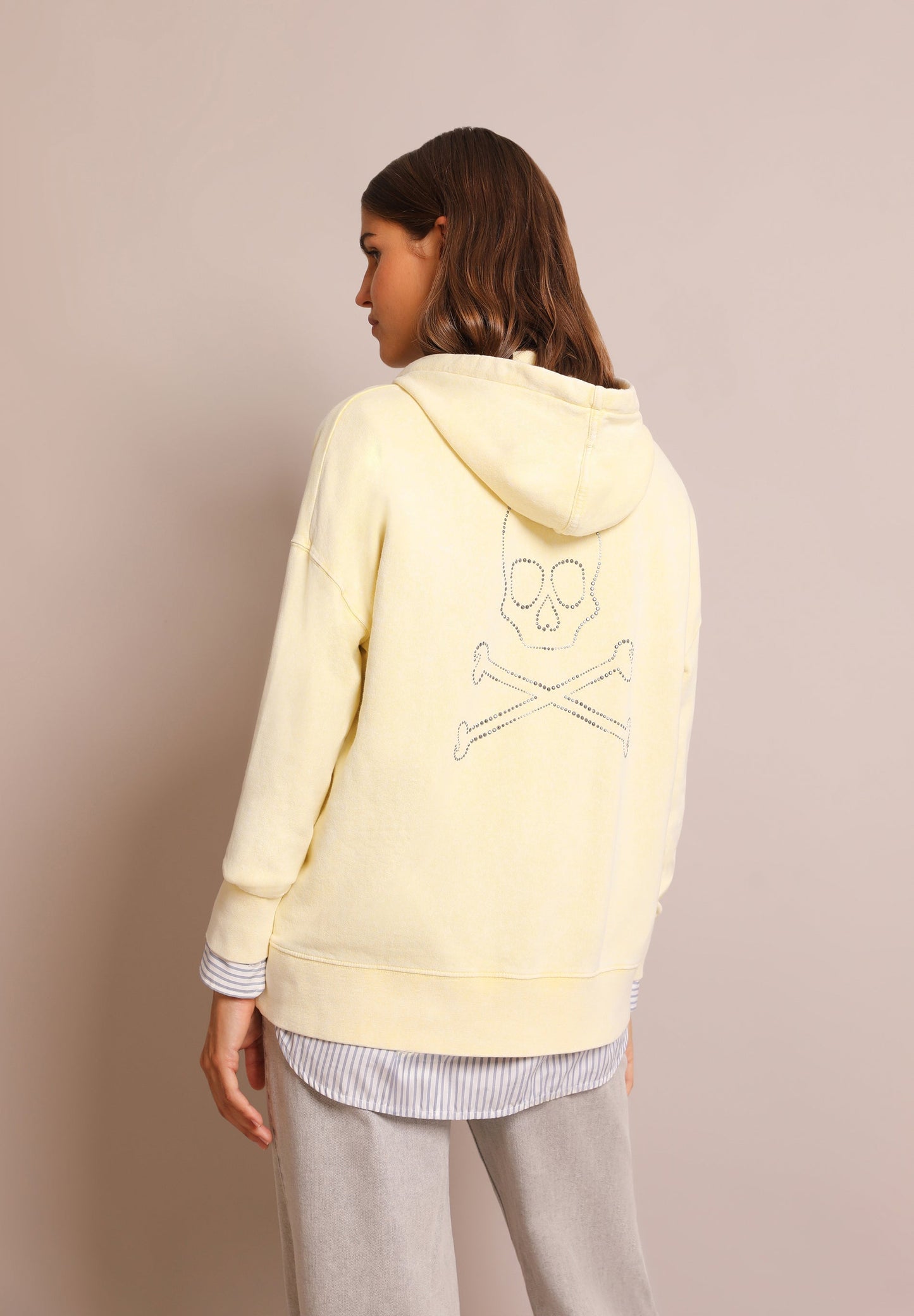 SUDADERA DETALLE CAPUCHA