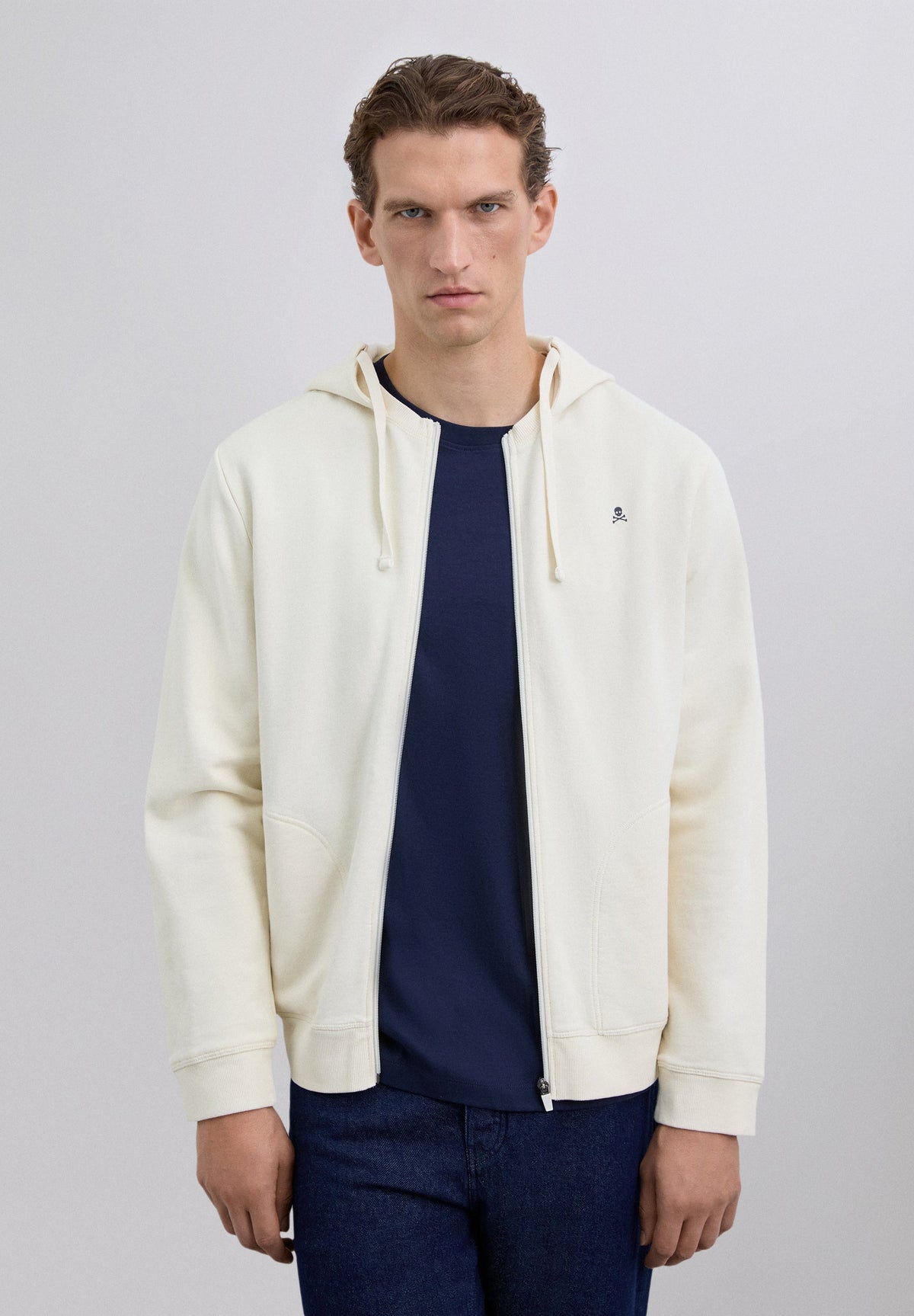 SUDADERA CAPUCHA BORDADA CONTRASTE