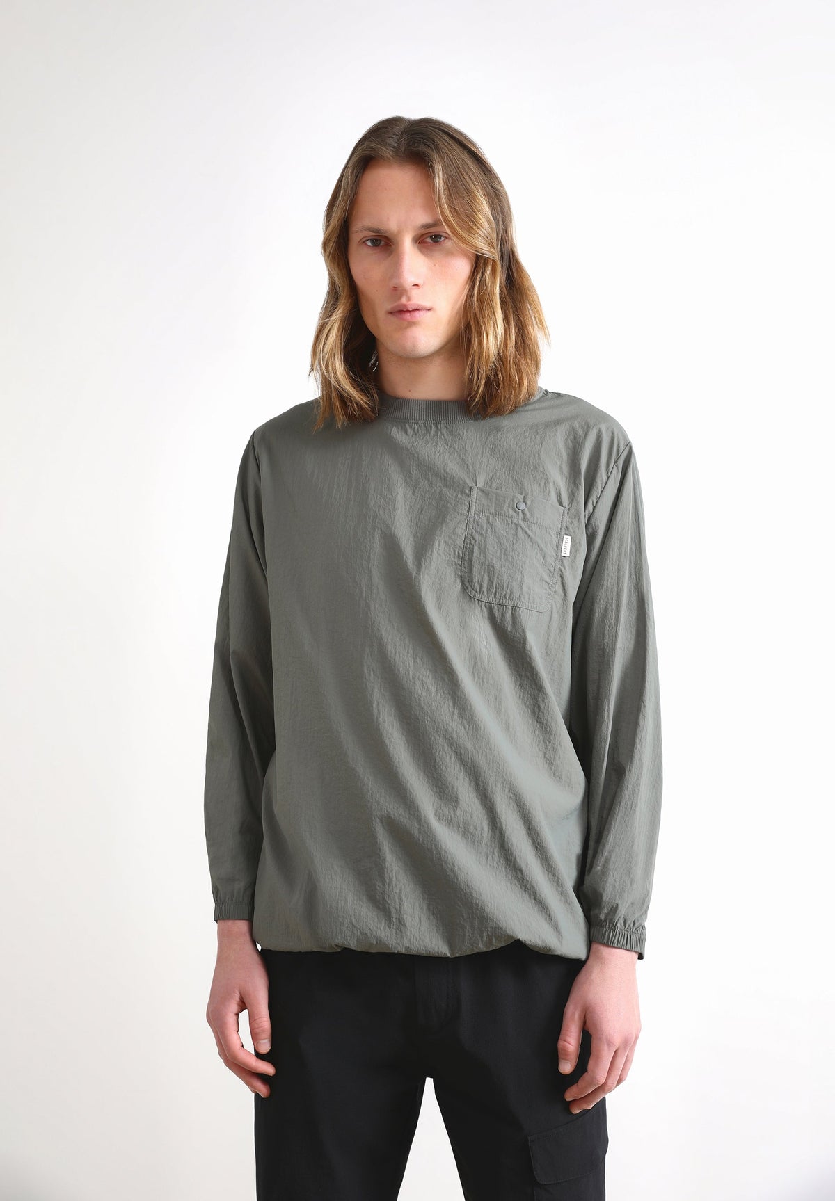 SUDADERA LIGERA TÉCNICA