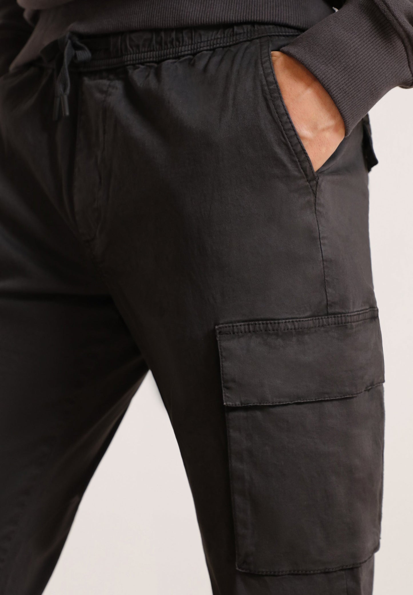 PANTALÓN CARGO JOGGER