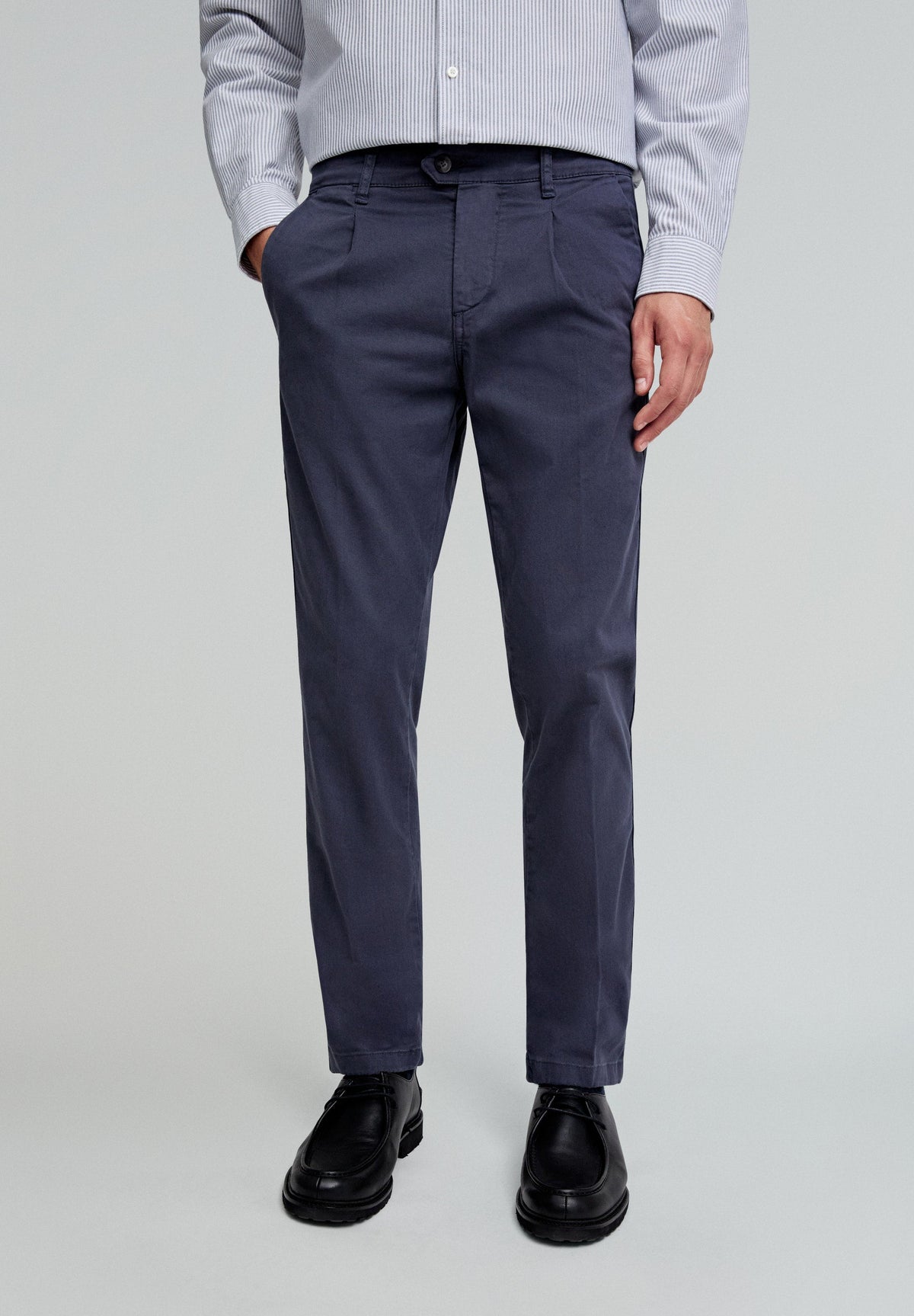 PANTALÓN CHINO PINZAS - Scalpers