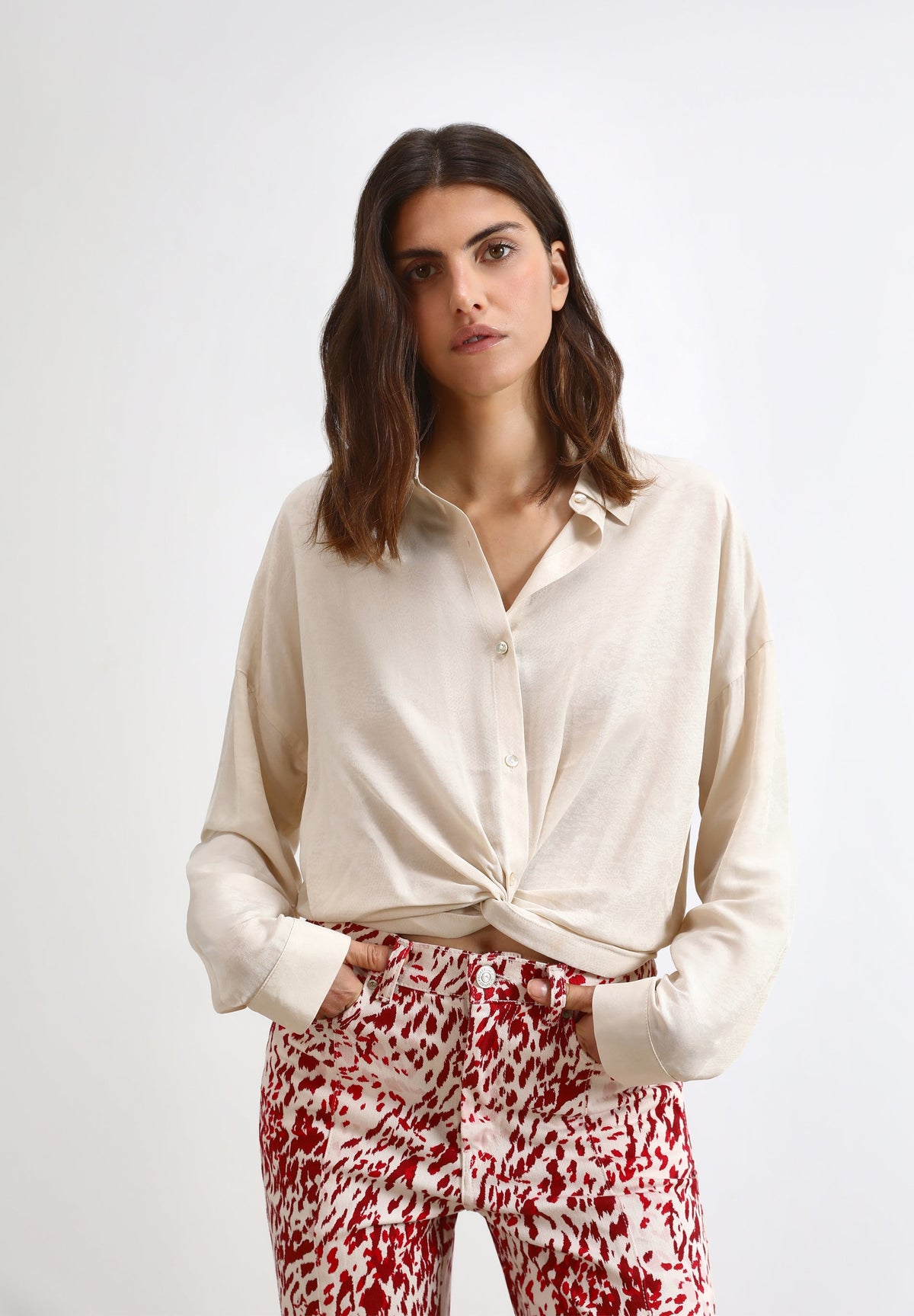 CAMISA DETALLE NUDO