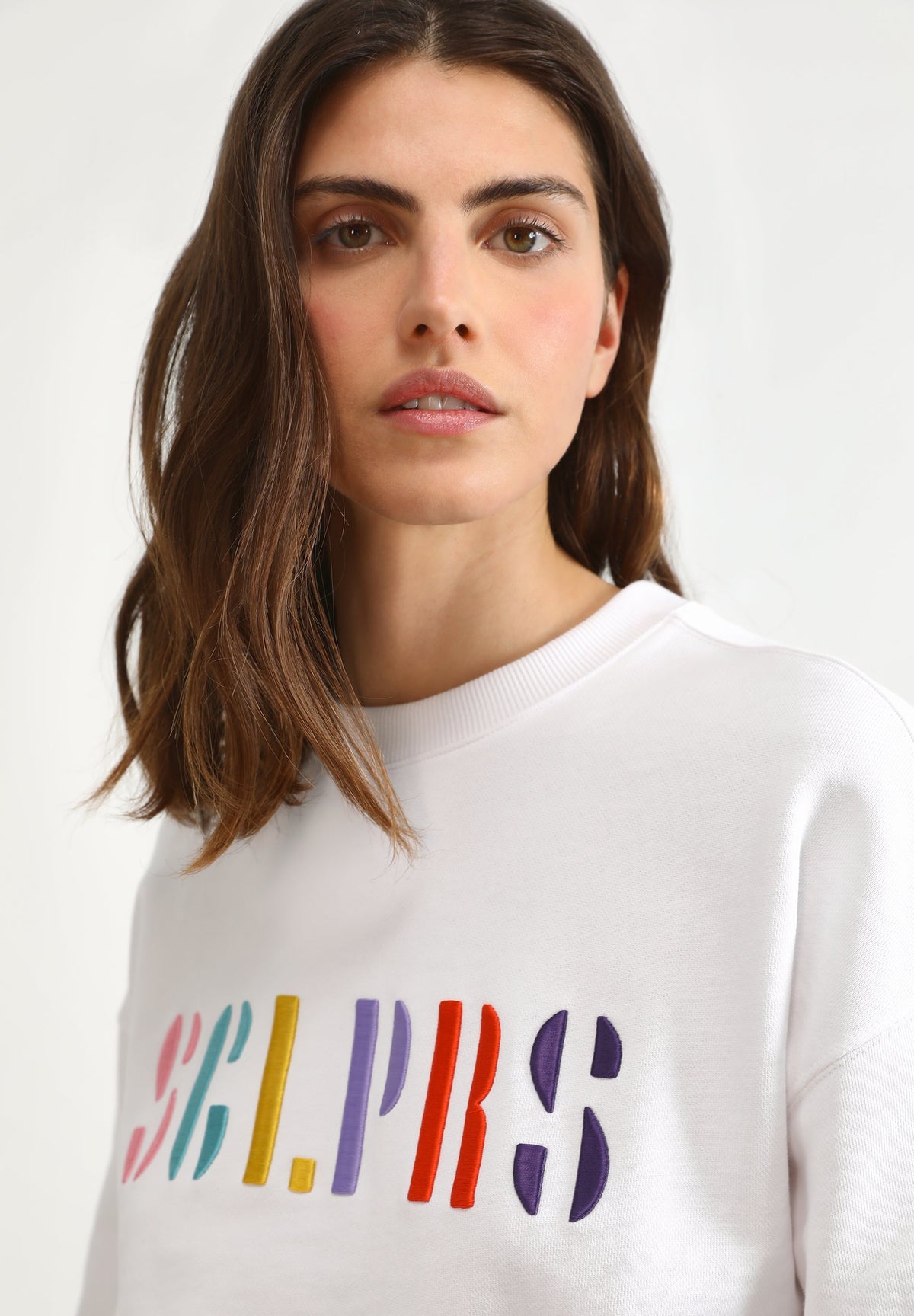 SUDADERA LOGO BORDADO COLORES