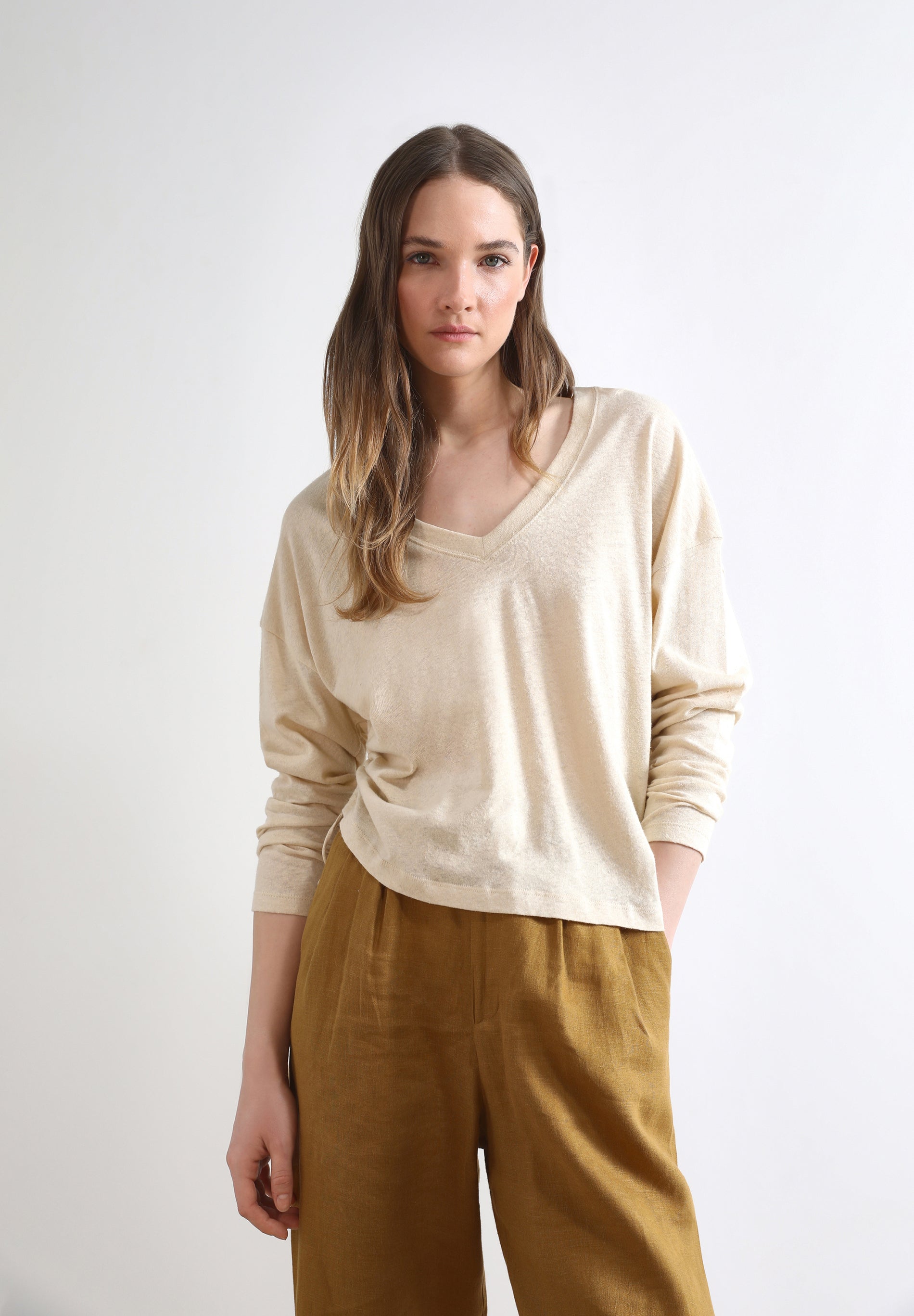 LS LINEN GATHER TEE