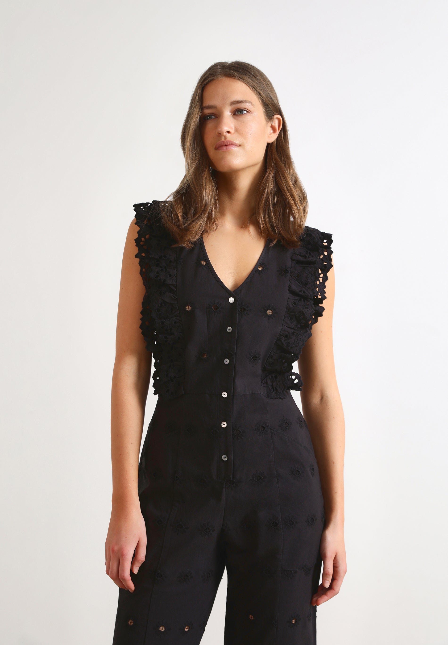 MONO BRODERIE