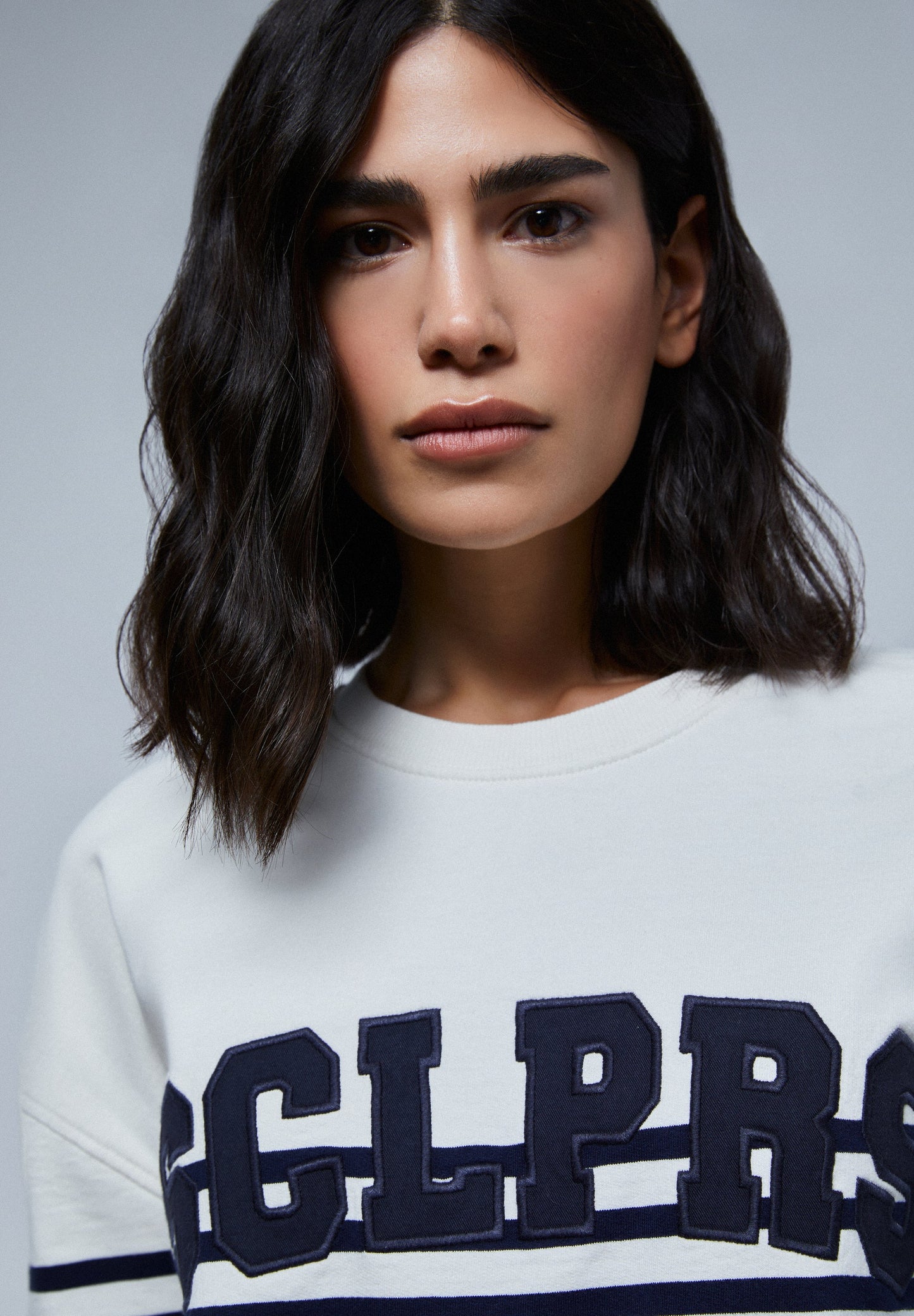 SUDADERA RAYAS LOGO