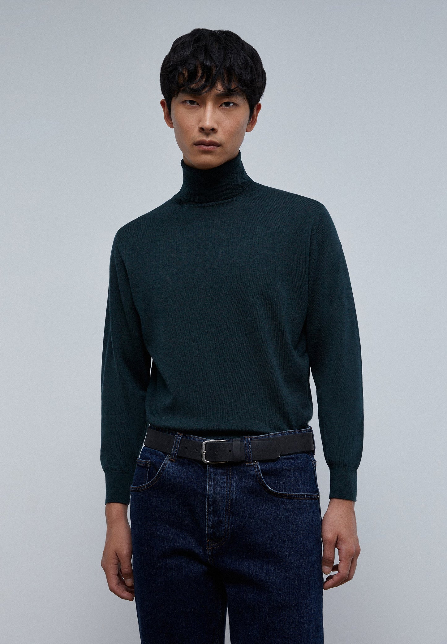 CLASSIC ROLL NECK