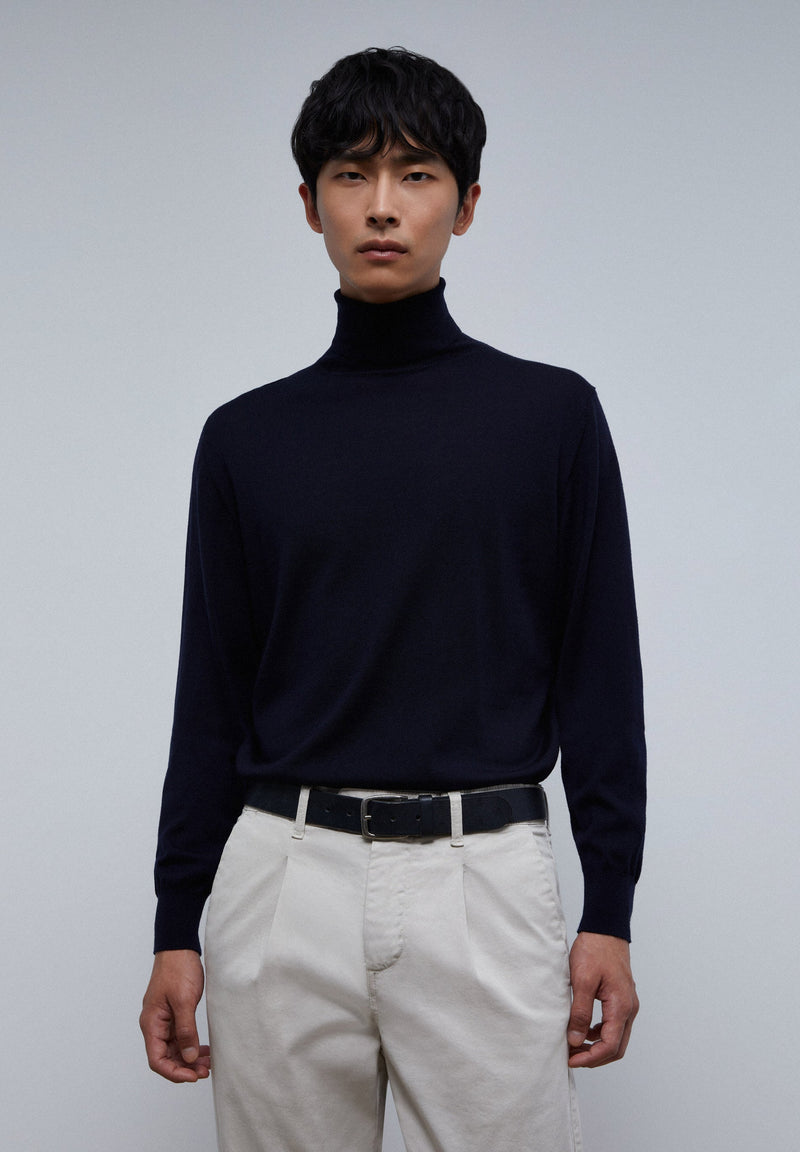CLASSIC ROLL NECK