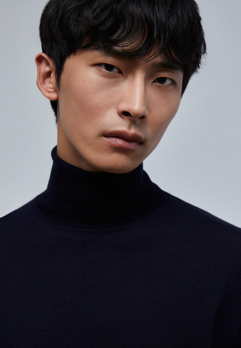 CLASSIC ROLL NECK