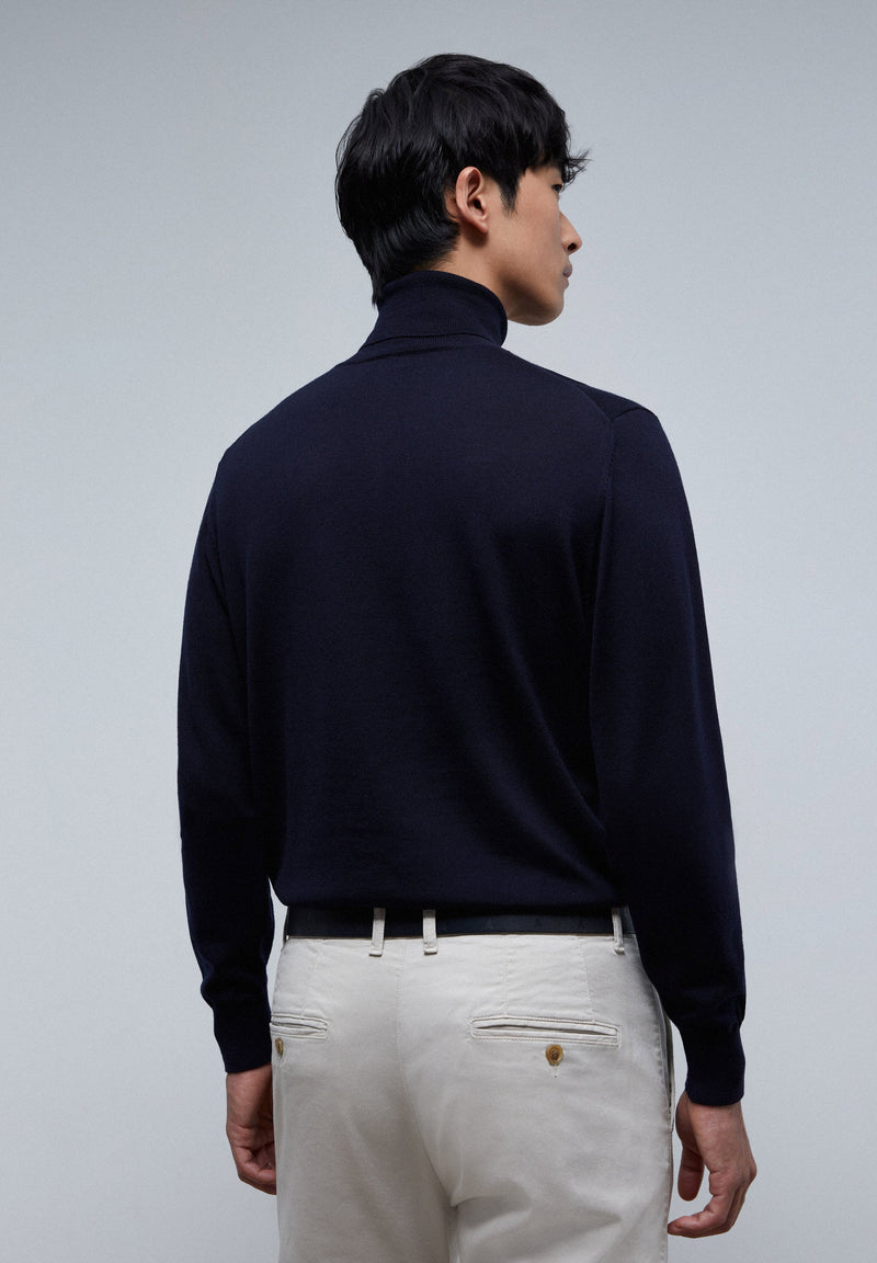 CLASSIC ROLL NECK