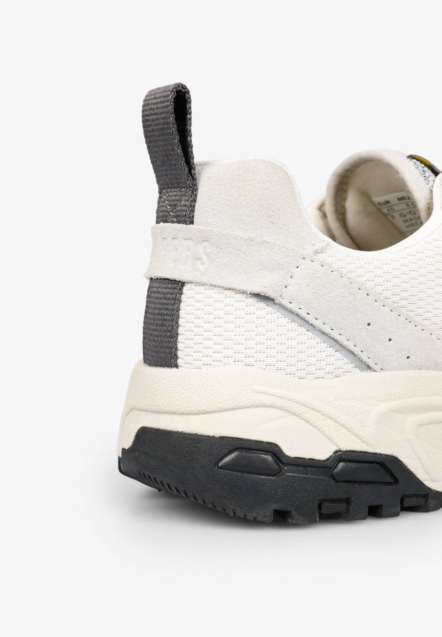 SNEAKERS LIGERA SUELA PRONUNCIADA