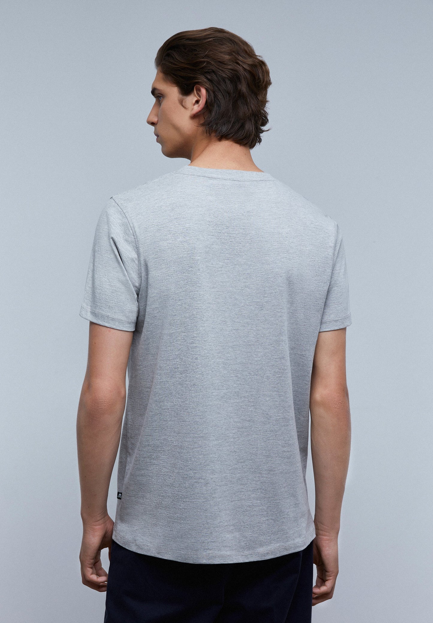CAMISETA LOGO FRONTAL FLOCADO