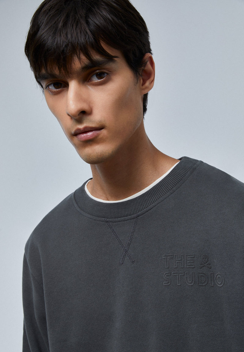 STUDIO SWEATER