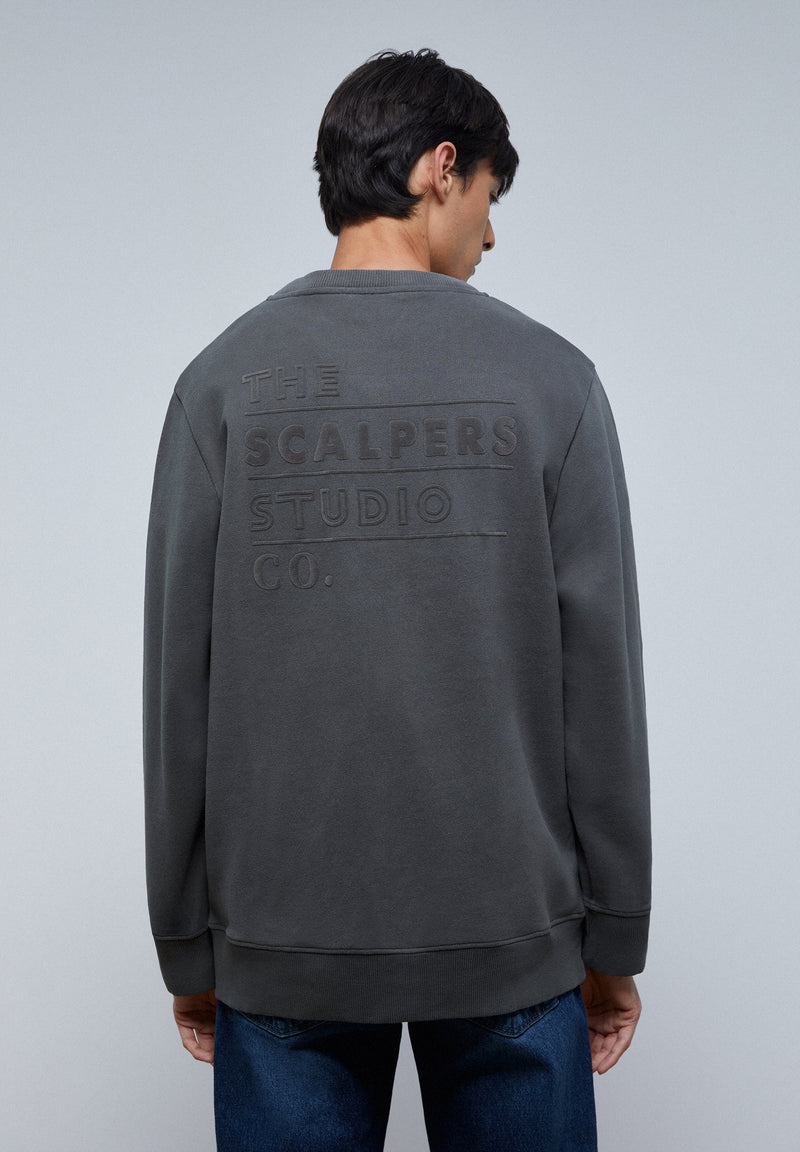 STUDIO SWEATER