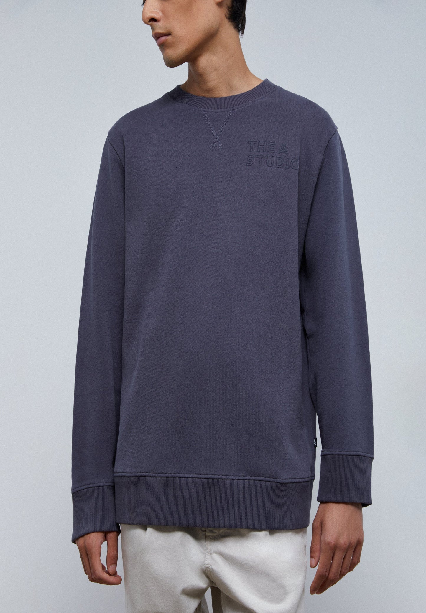 STUDIO SWEATER