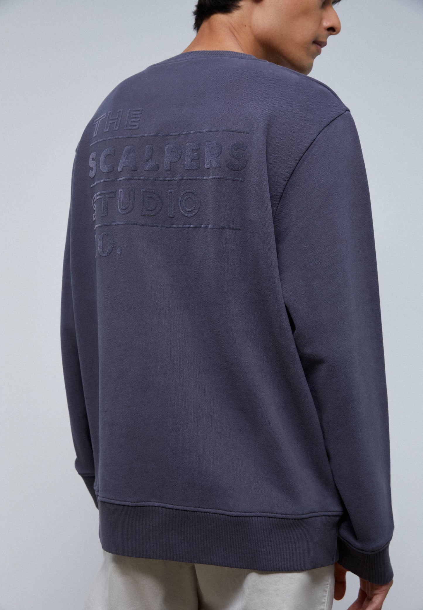 STUDIO SWEATER