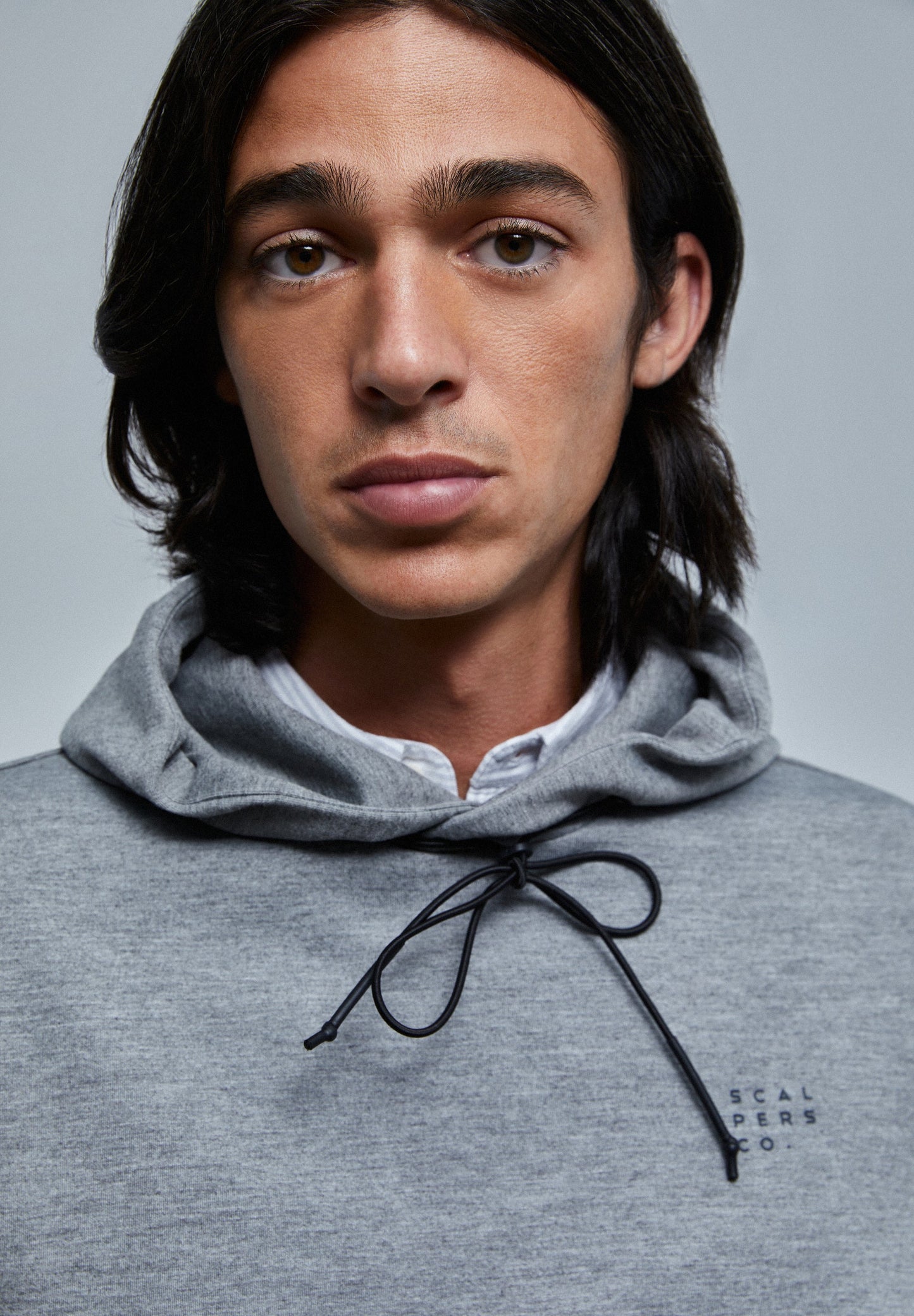 SUDADERA CAPUCHA EFECTO NEOPRENO