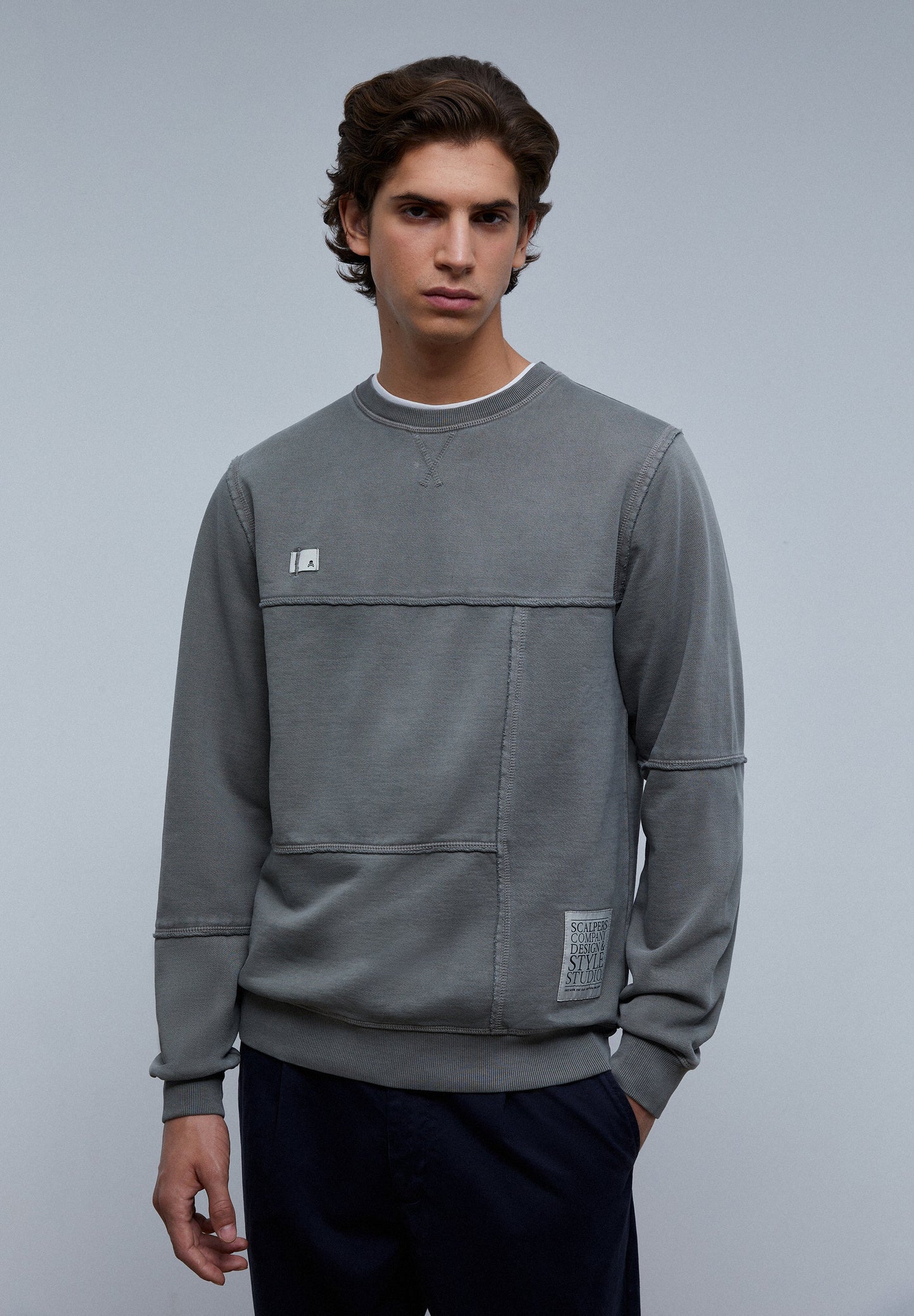SUDADERA CORTES ETIQUETA