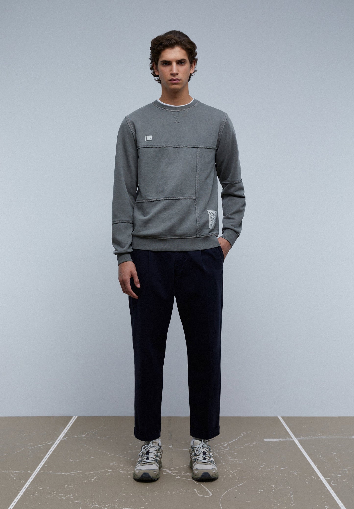 SUDADERA CORTES ETIQUETA