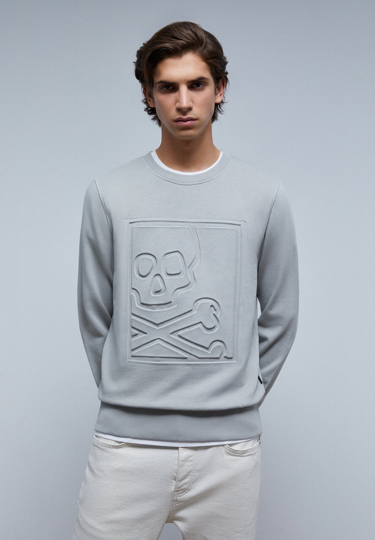 SUDADERA CALAVERA RELIEVE