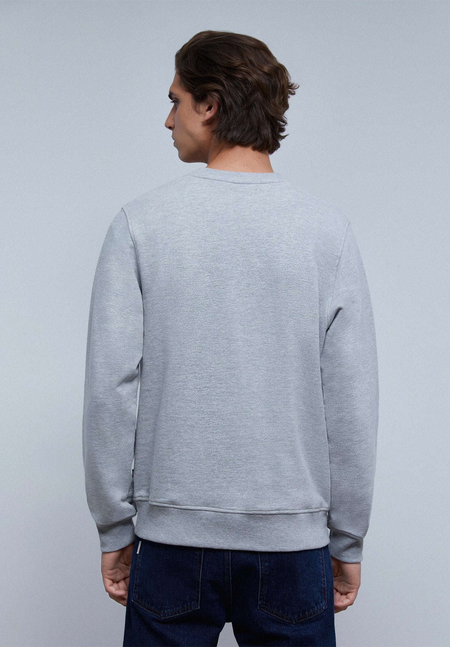 SUDADERA LOGO FRONTAL FLOCADO