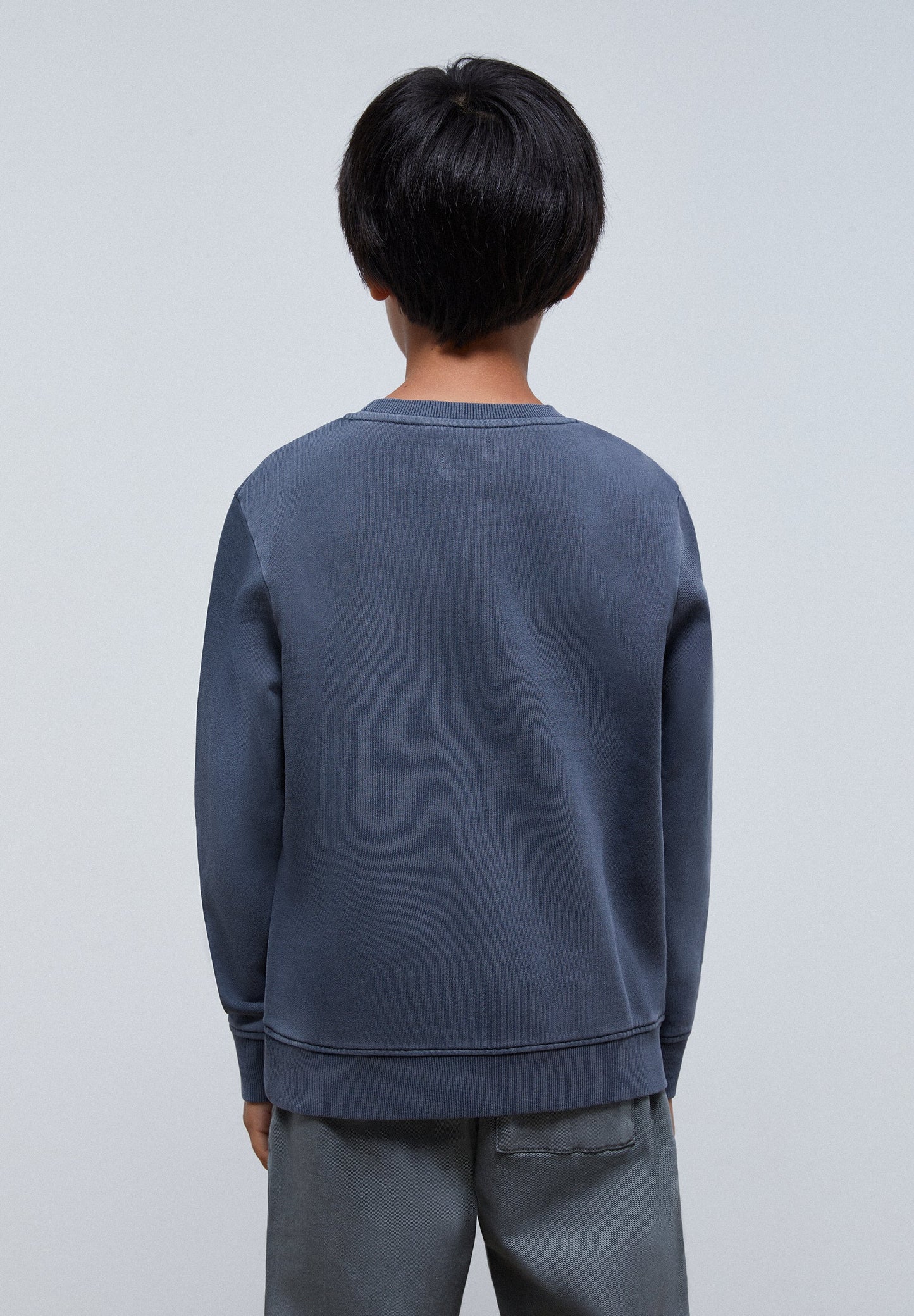 SUDADERA CALAVERA TEXTO PERIÓDICO