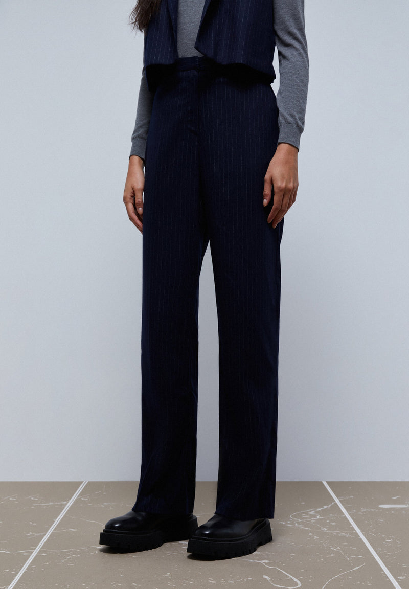 PANTALÓN RECTO RAYA DIPLOMÁTICA