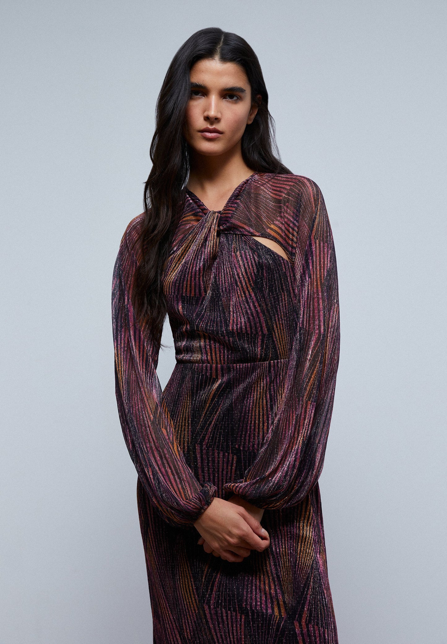 VESTIDO ESCOTE ABERTURAS