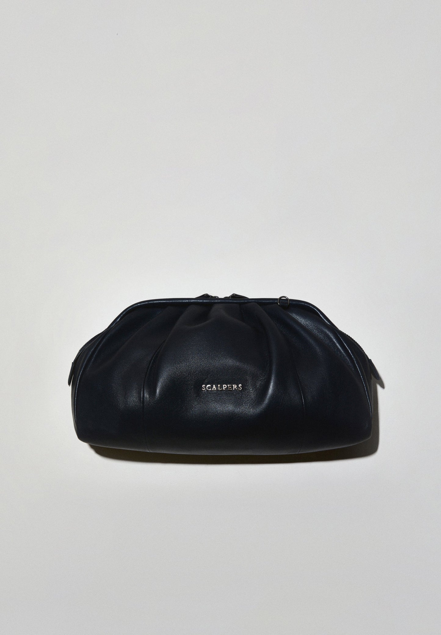 BOLSO CLUTCH PIEL FRUNCES