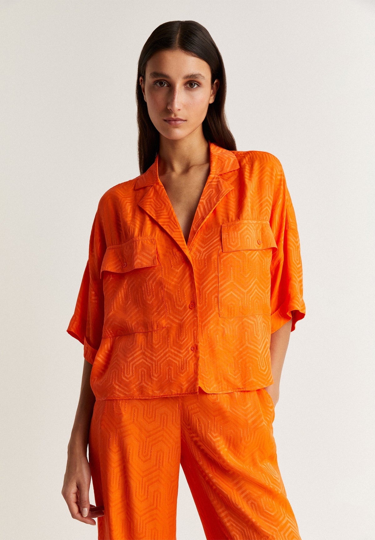 CAMISA PIJAMERA DETALLES GEOMÉTRICOS