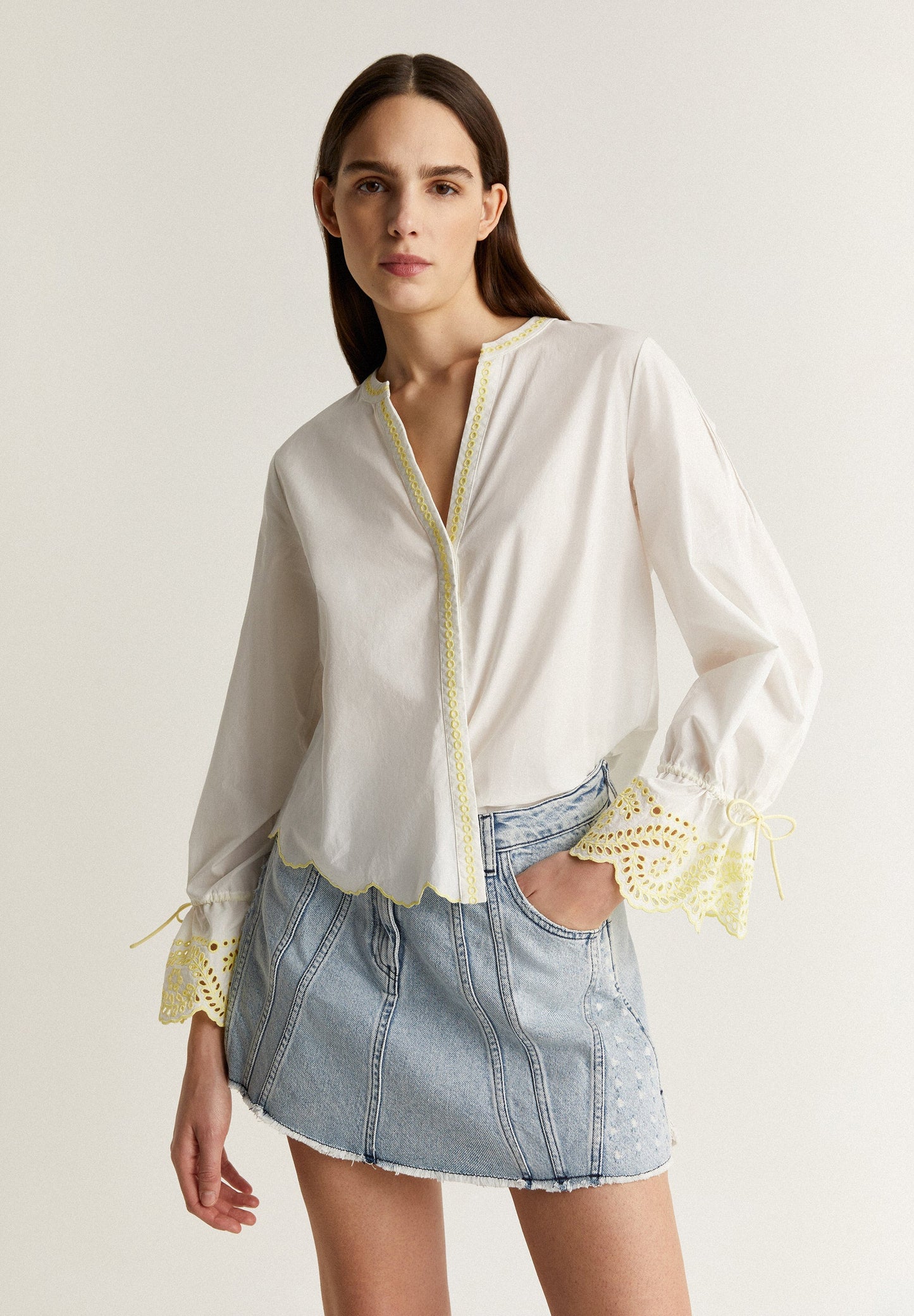 BLUSA DETALLE FILO BORDADO