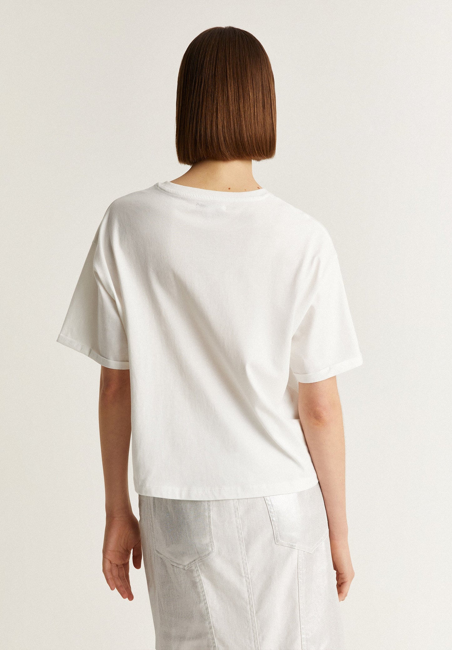 CAMISETA DETALLE FRUNCE LOGO BORDADO