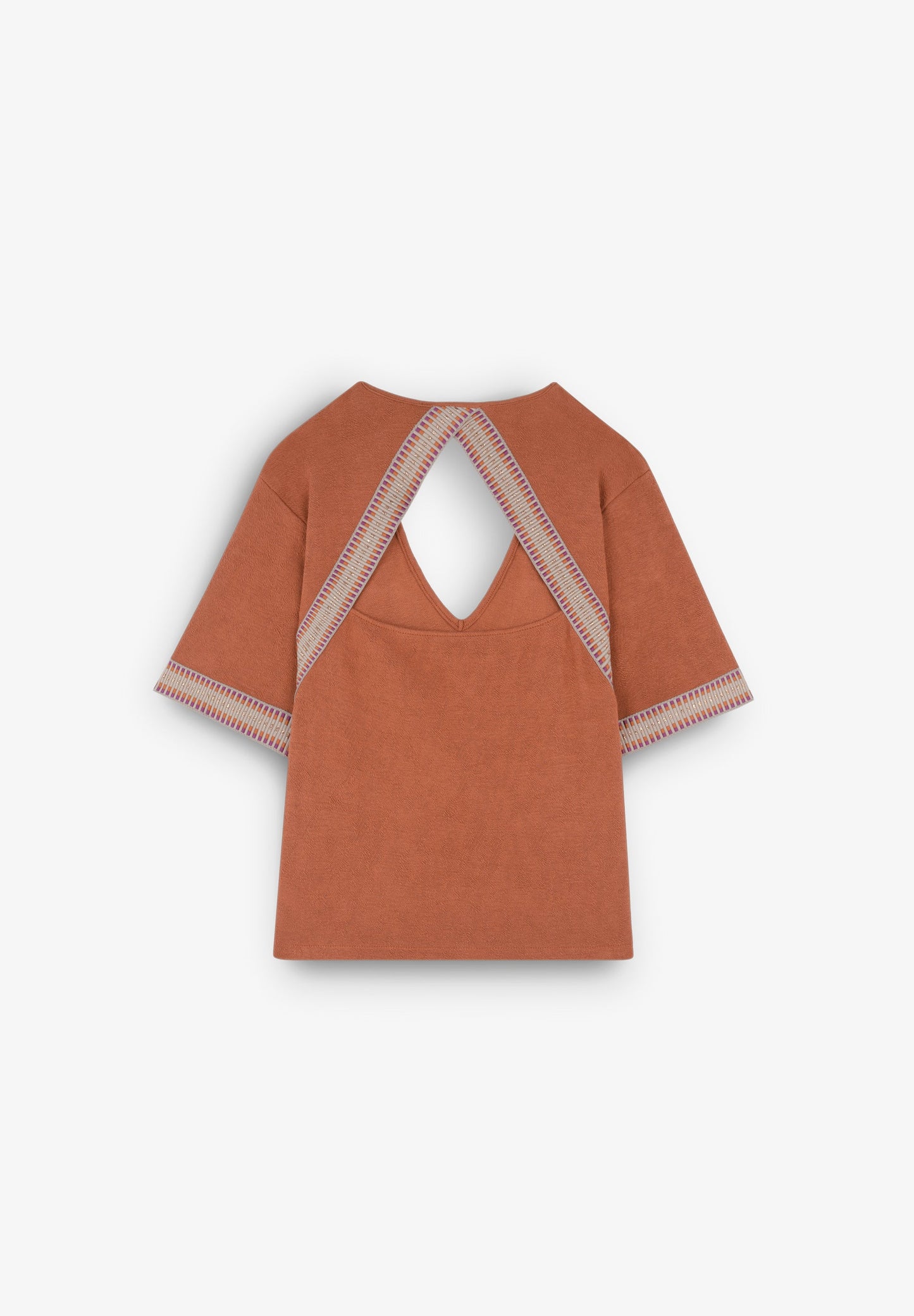 CAMISETA TIRA CONTRASTE