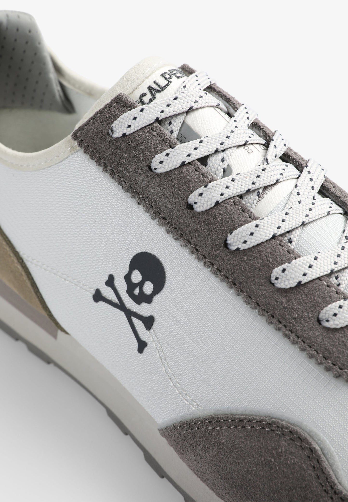 SNEAKERS ANTE CALAVERA