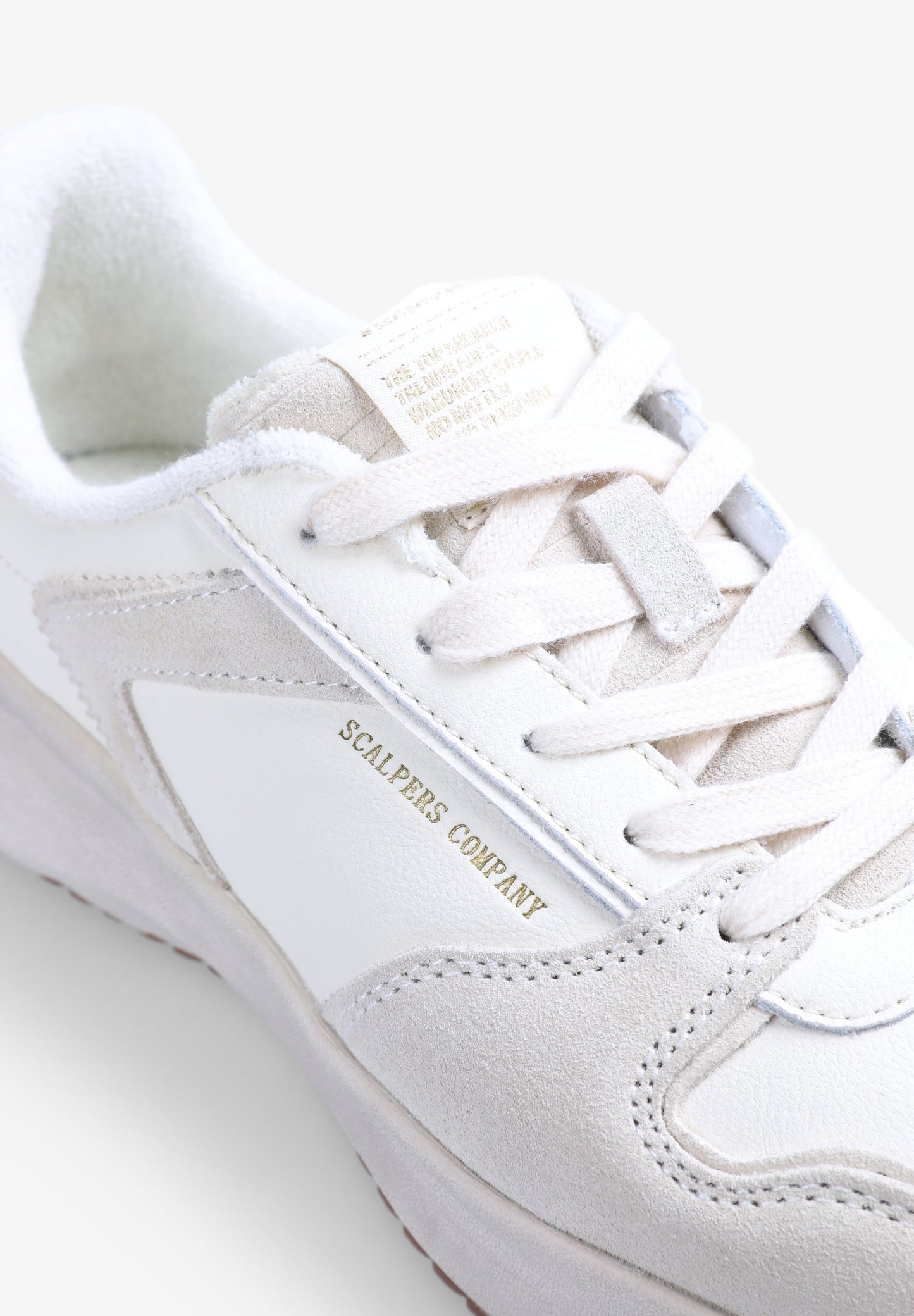 SNEAKERS DETALLES SERRAJE