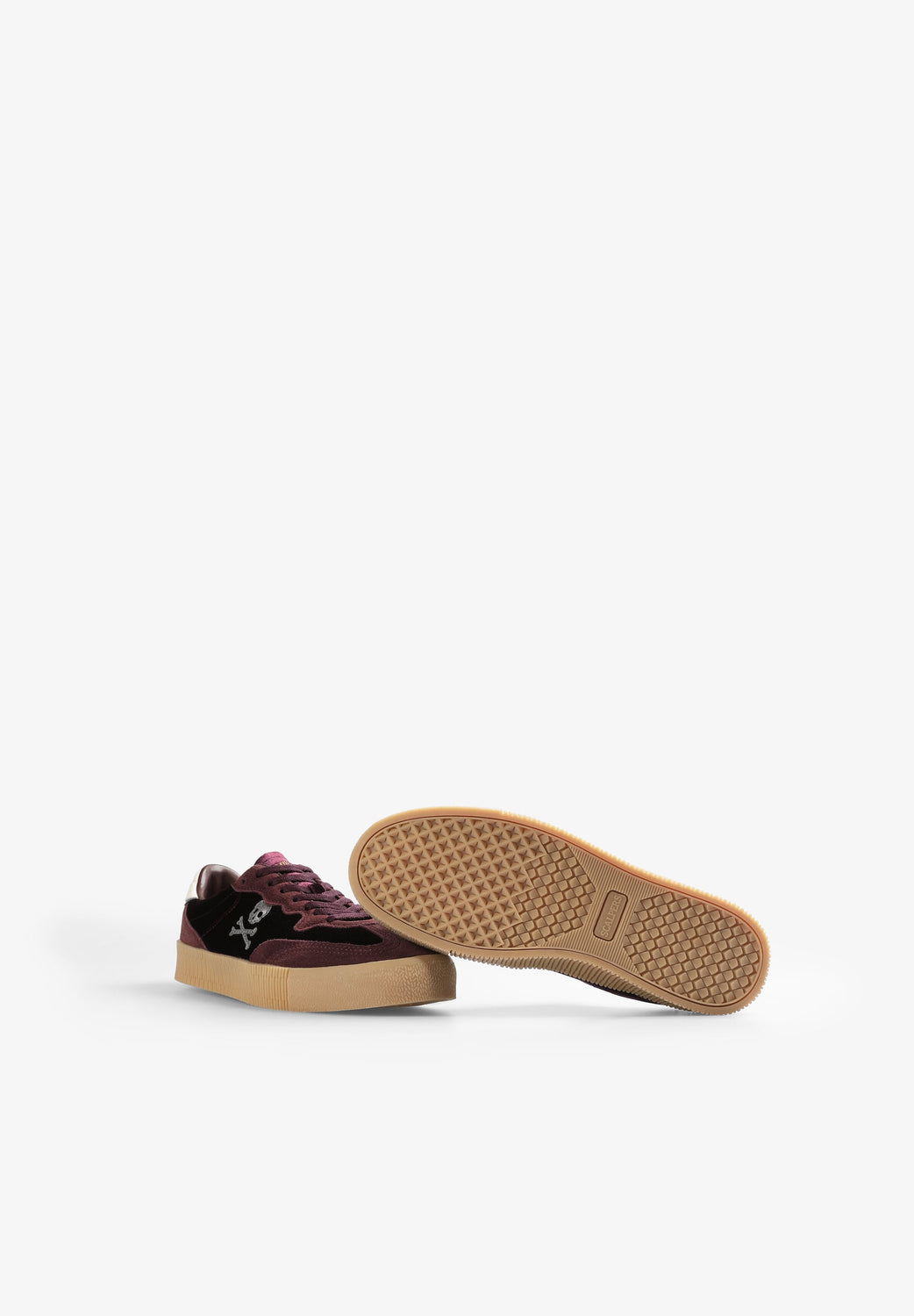 SNEAKERS TERCIOPELO CALAVERA - Scalpers