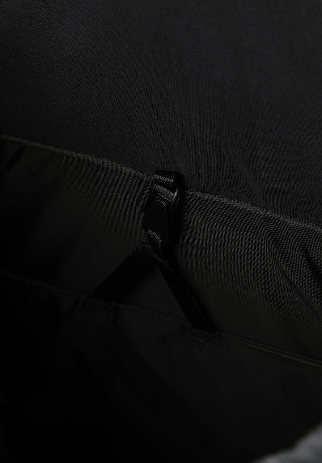 MOCHILA TÉCNICA DETALLES MESH - Scalpers
